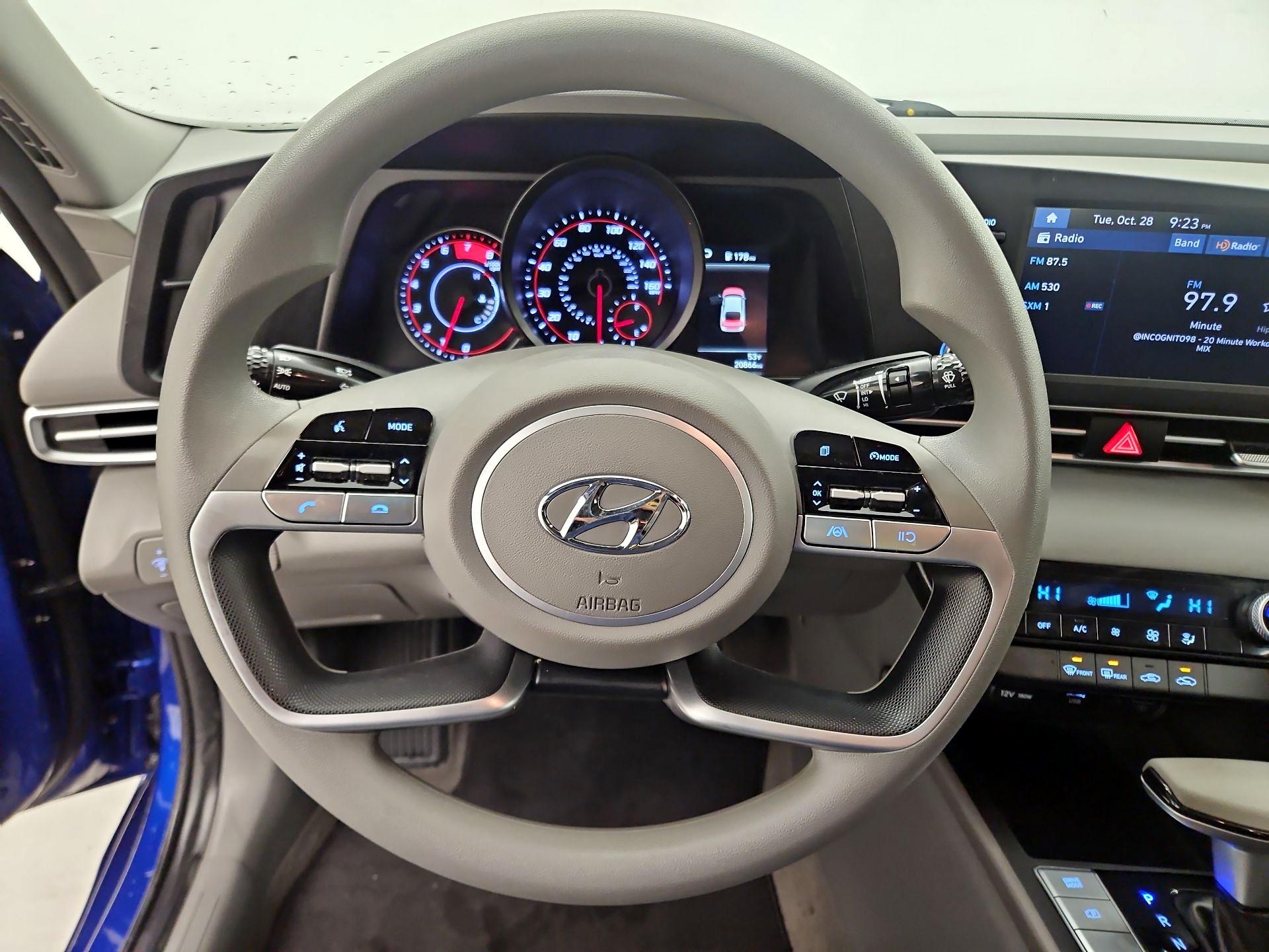 Thumbnail: 2023 Hyundai Elantra - 10