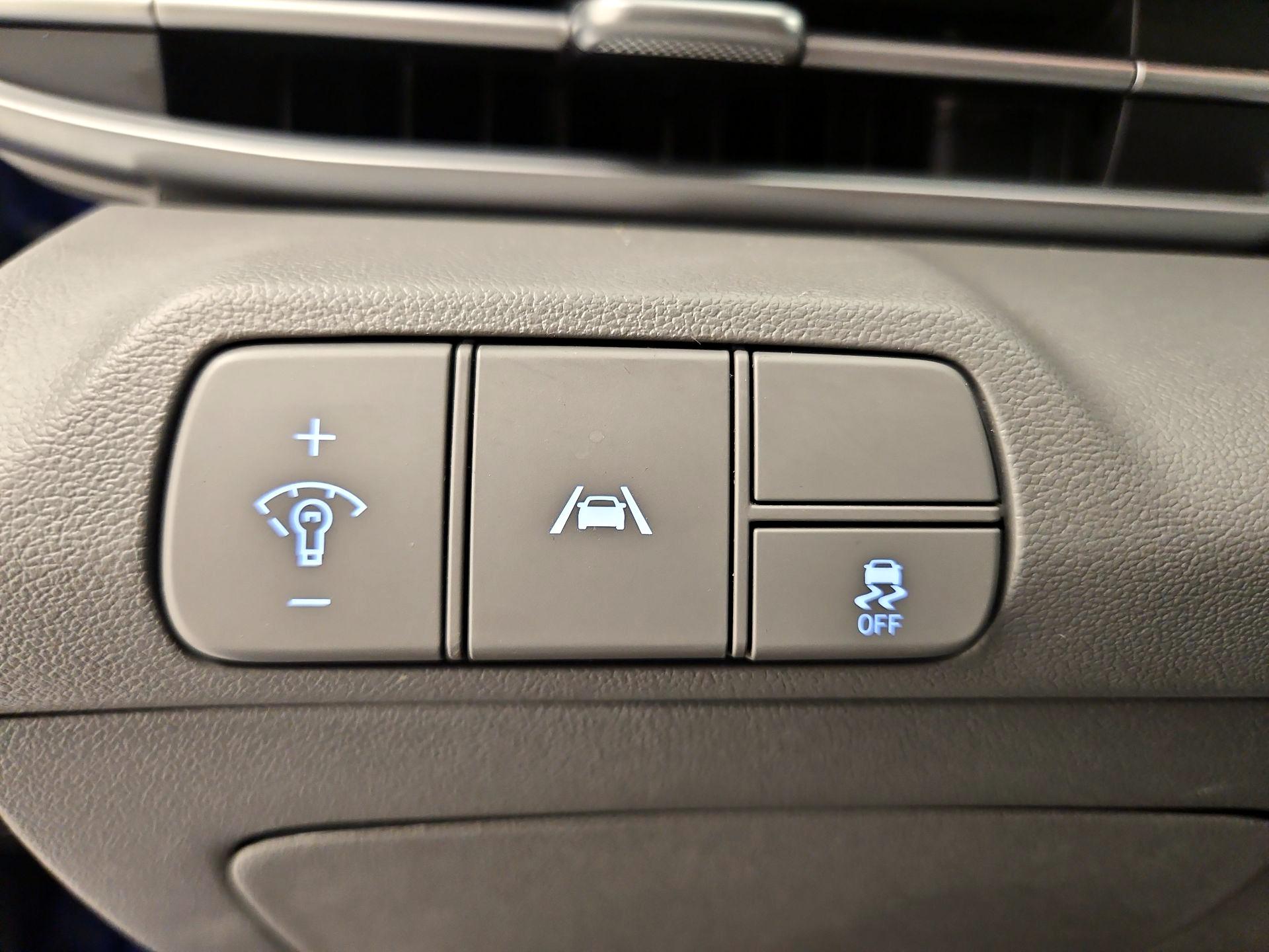 Thumbnail: 2023 Hyundai Elantra - 13