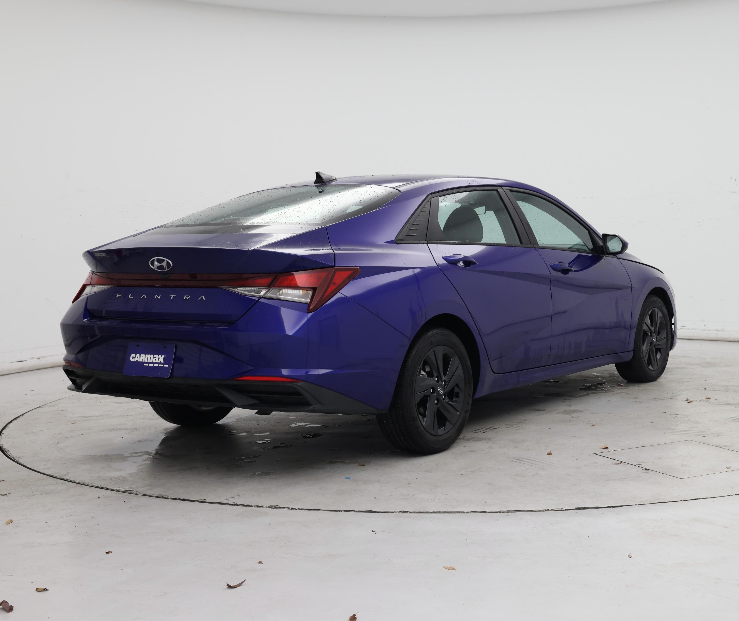 Thumbnail: 2023 Hyundai Elantra - 8