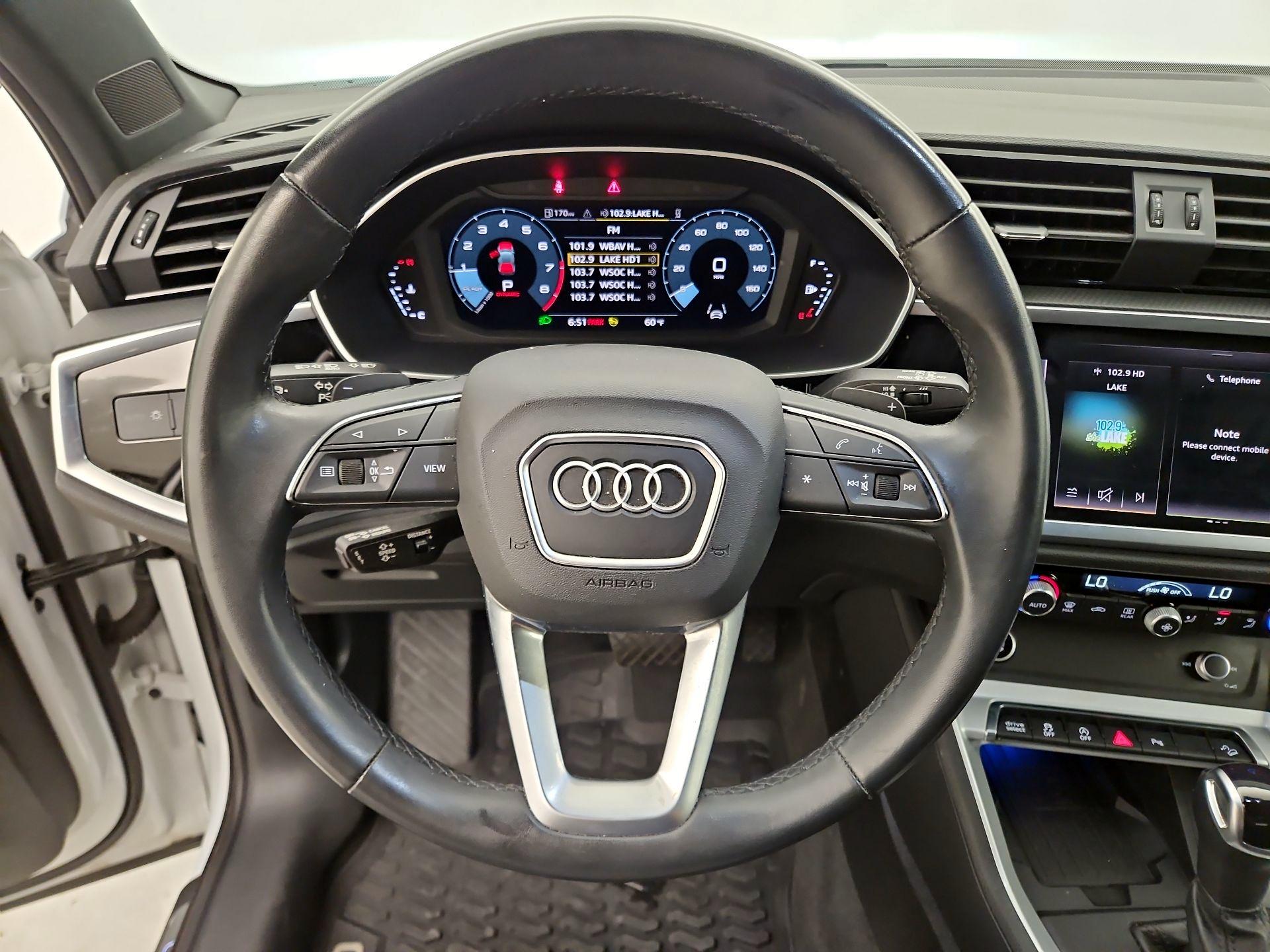 Thumbnail: 2023 Audi Q3 - 10