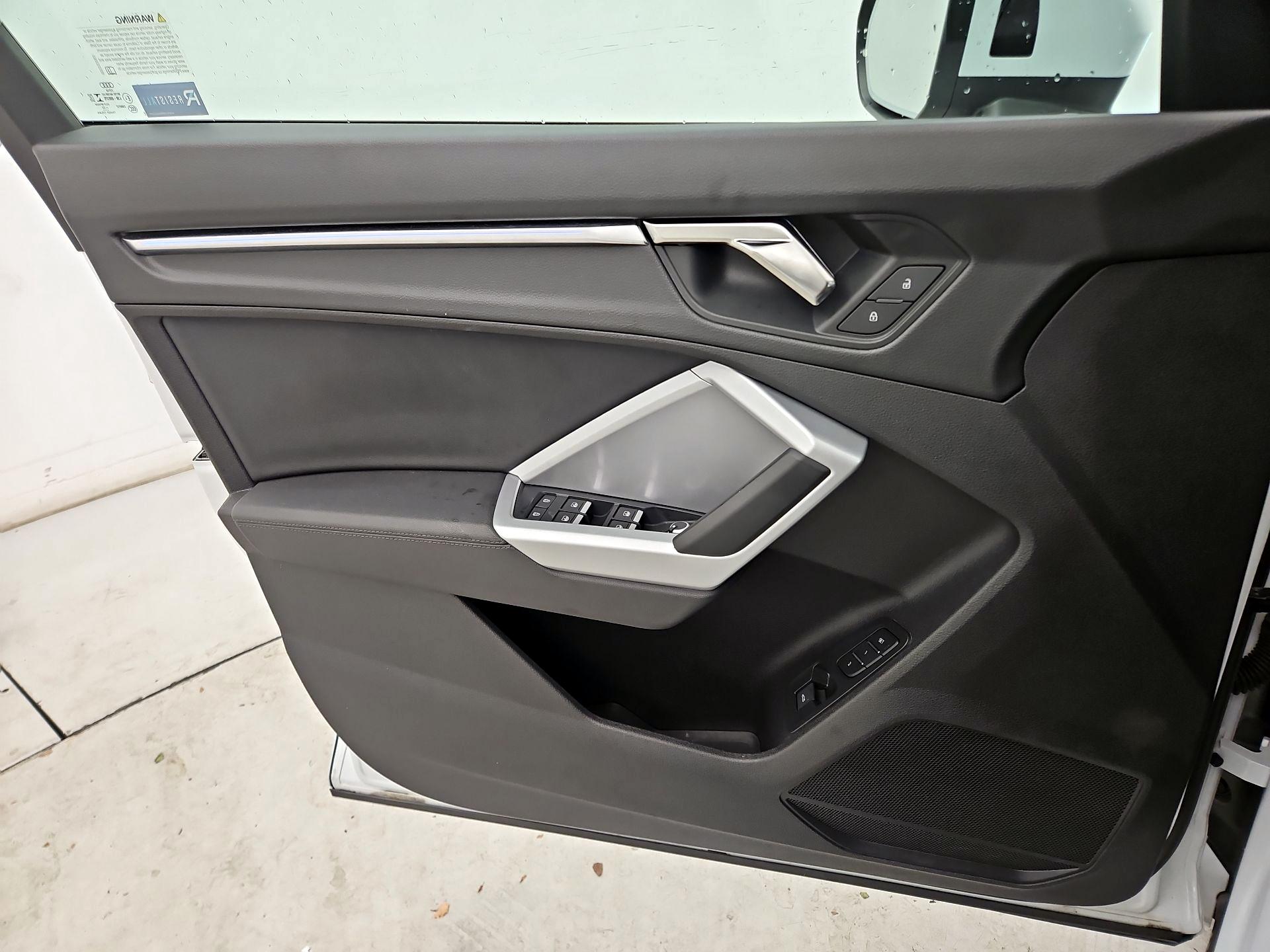 Thumbnail: 2023 Audi Q3 - 12