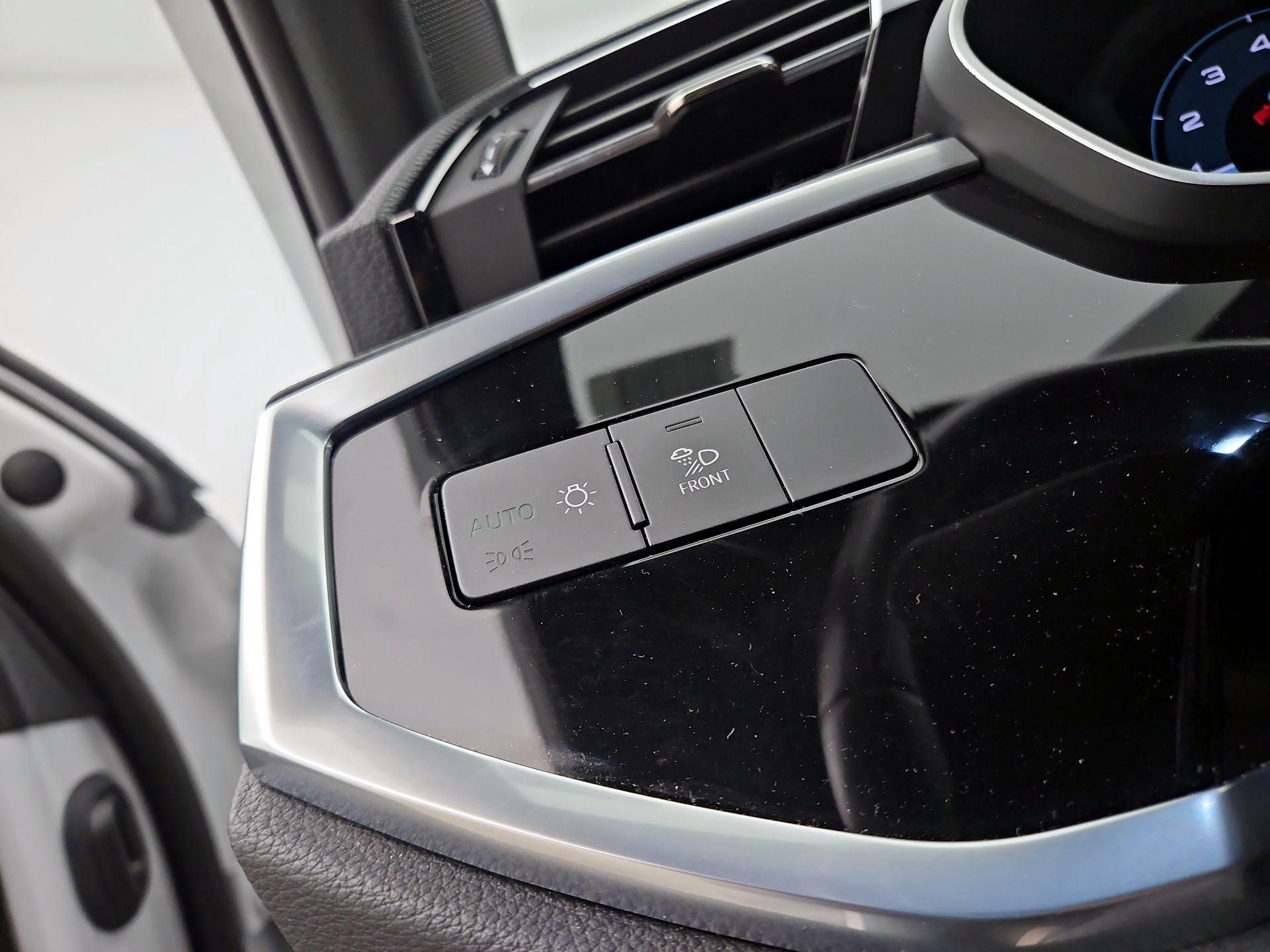 Thumbnail: 2023 Audi Q3 - 13