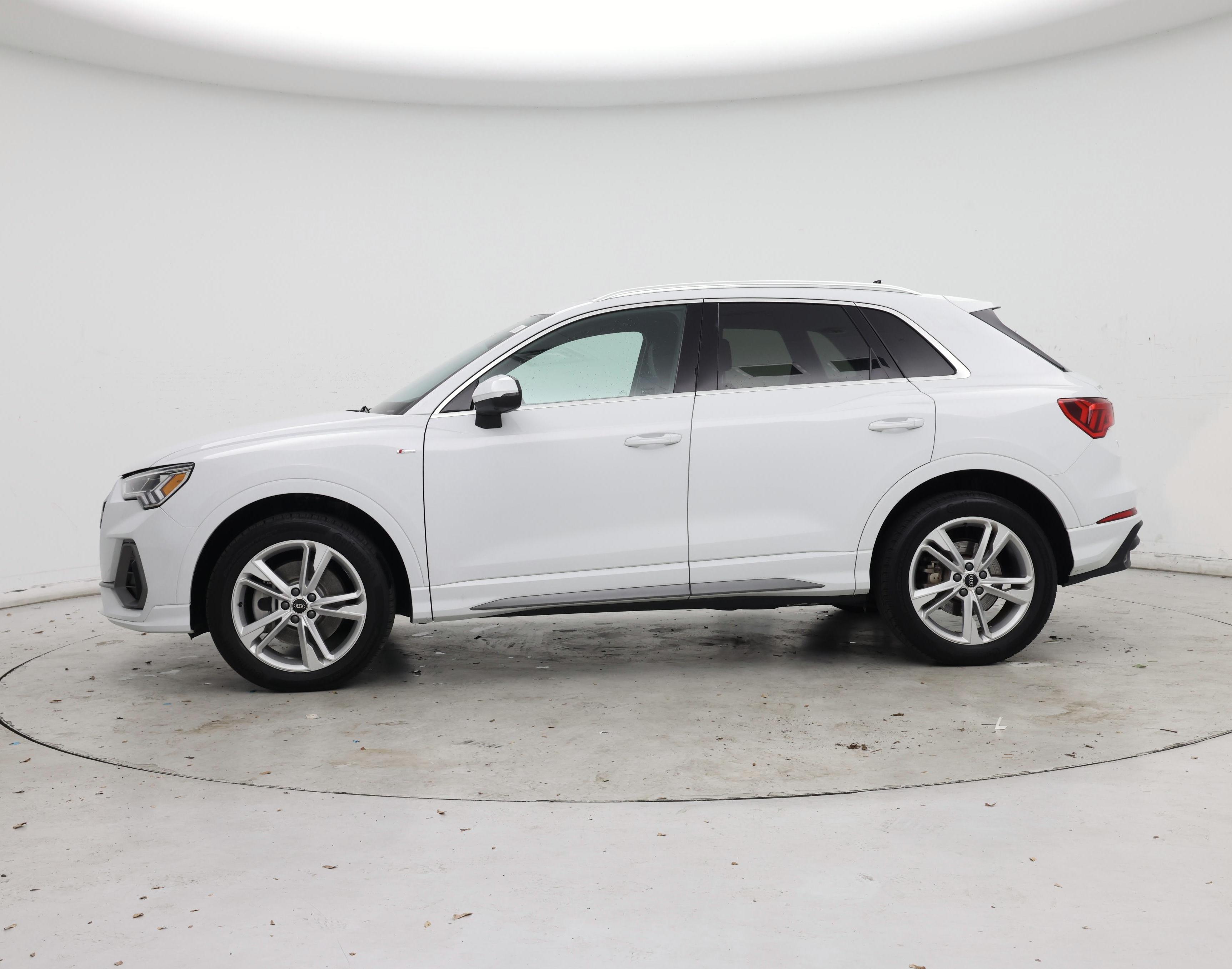 Thumbnail: 2023 Audi Q3 - 3