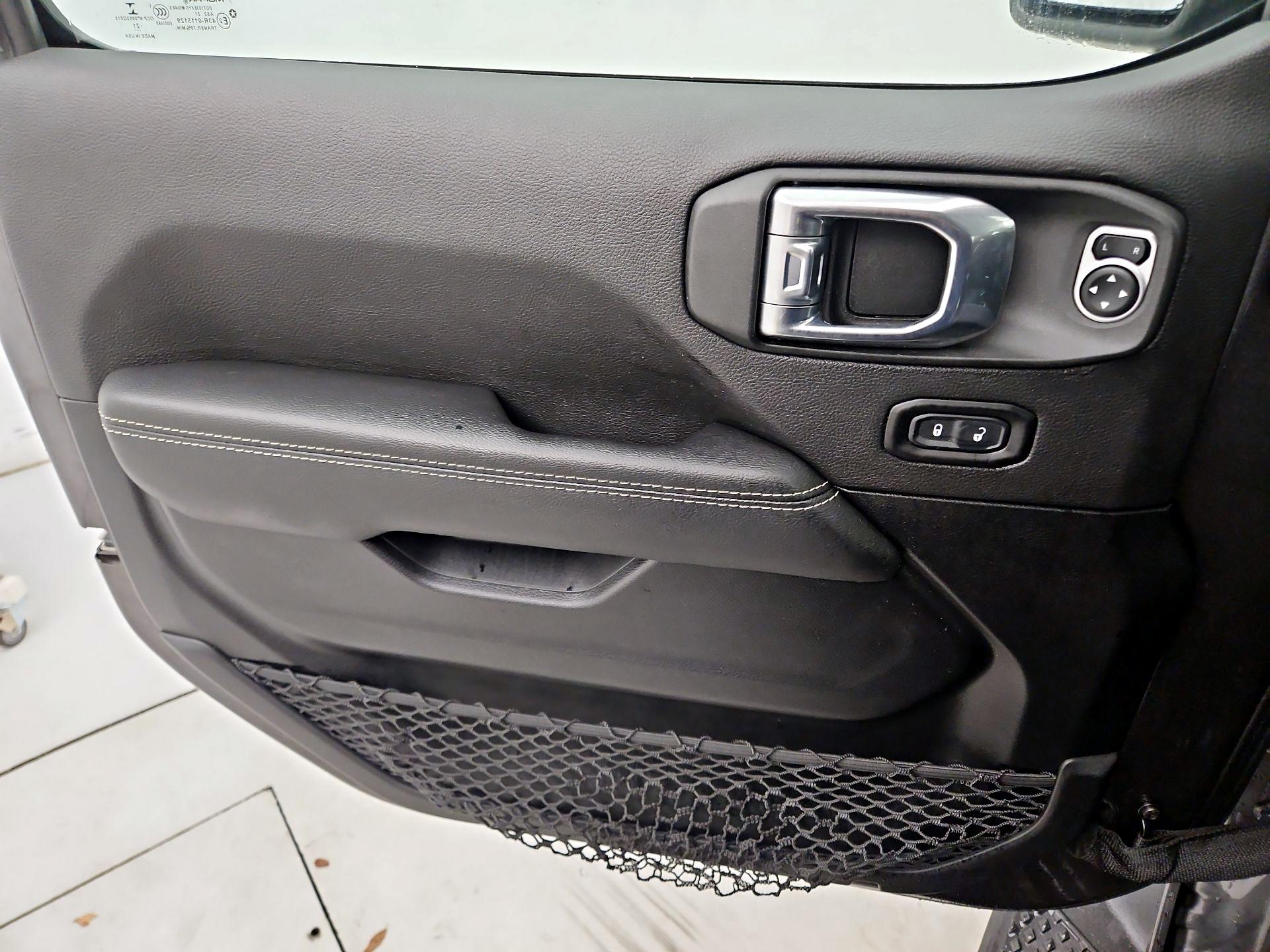 Thumbnail: 2021 Jeep Gladiator - 12