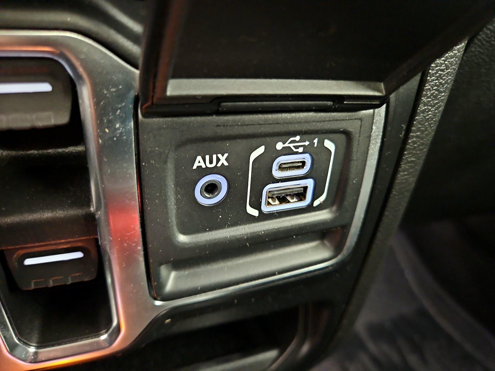 Thumbnail: 2021 Jeep Gladiator - 18