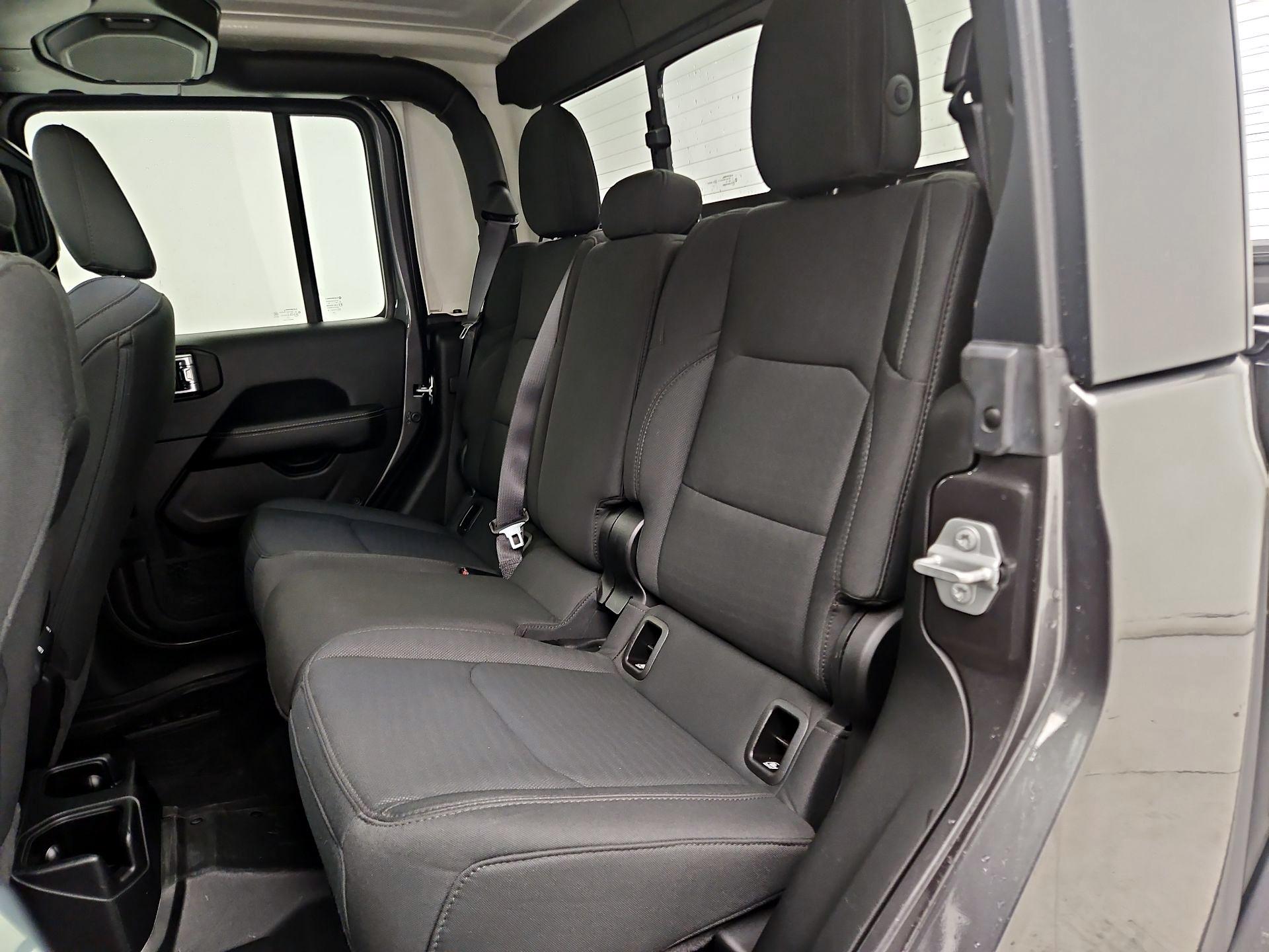 Thumbnail: 2021 Jeep Gladiator - 19