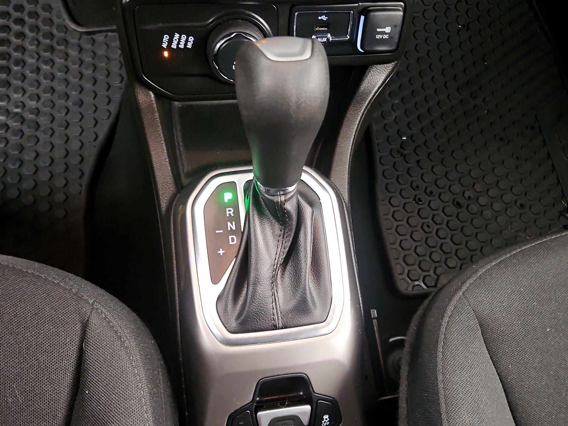 Thumbnail: 2022 Jeep Renegade - 17