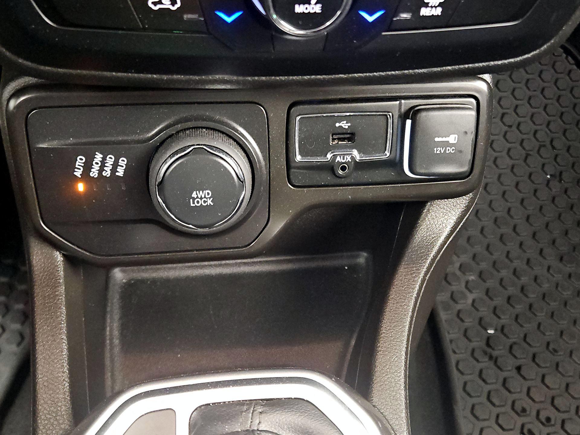 Thumbnail: 2022 Jeep Renegade - 18