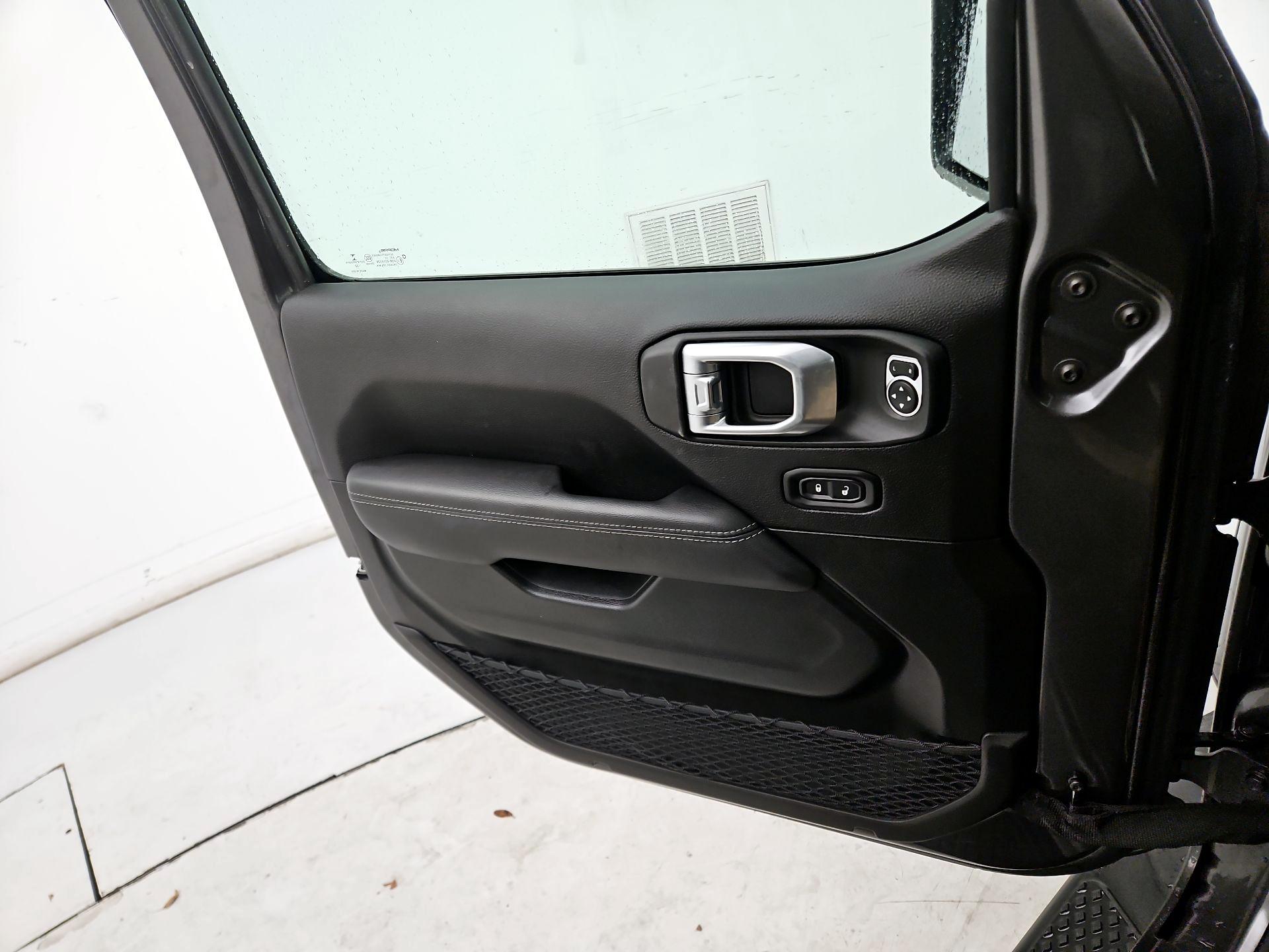 Thumbnail: 2022 Jeep Gladiator - 12