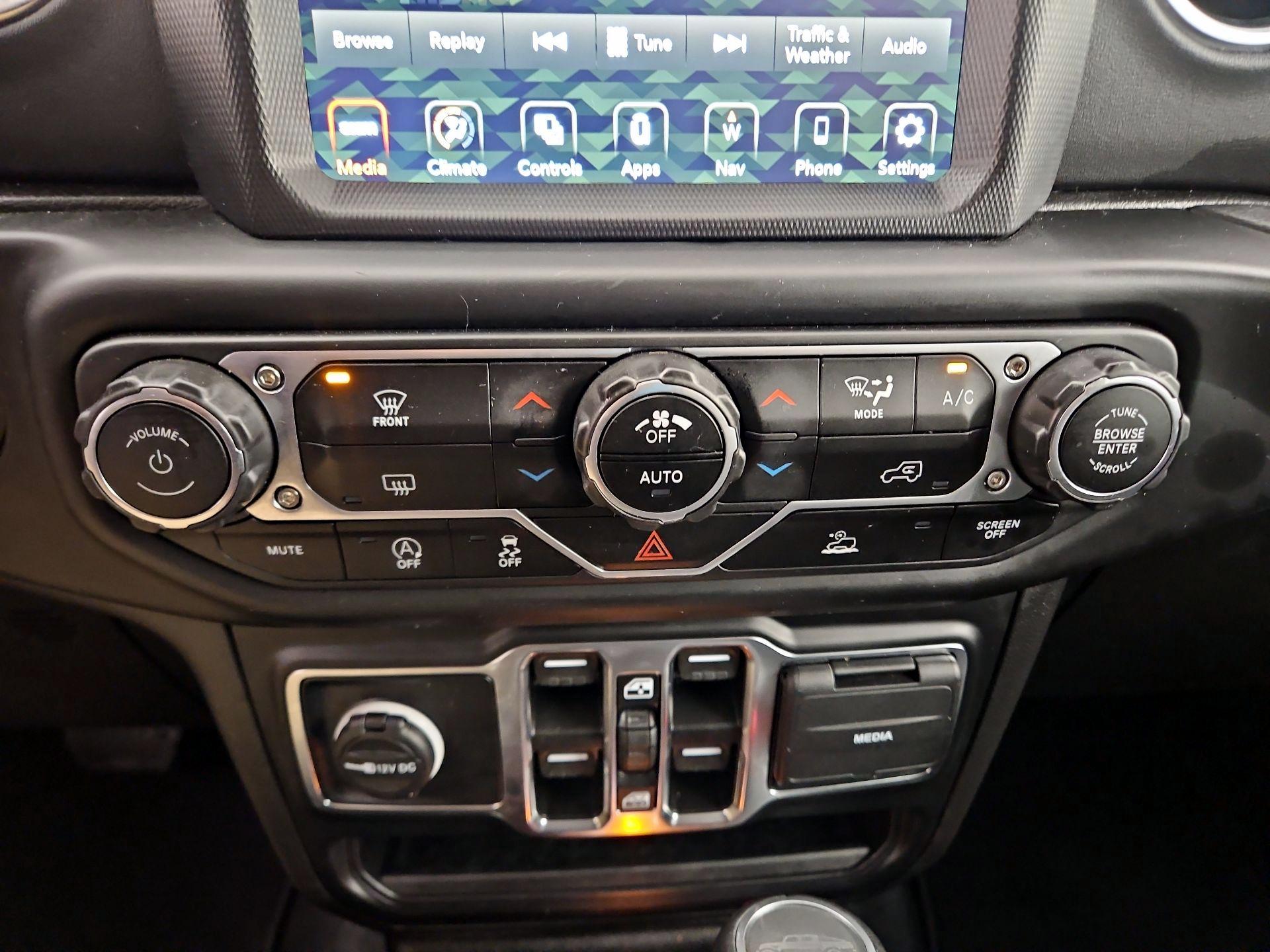 Thumbnail: 2022 Jeep Gladiator - 17