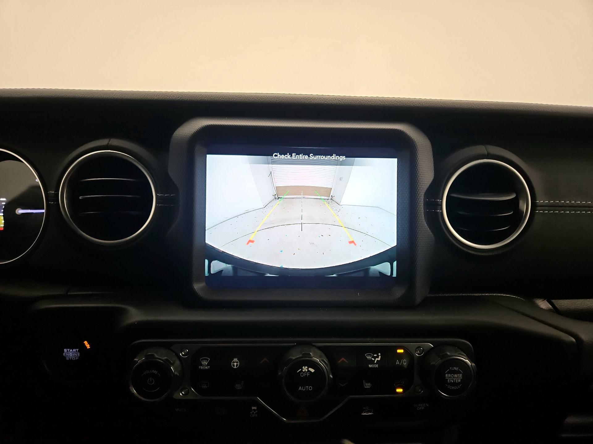 Thumbnail: 2022 Jeep Wrangler - 15