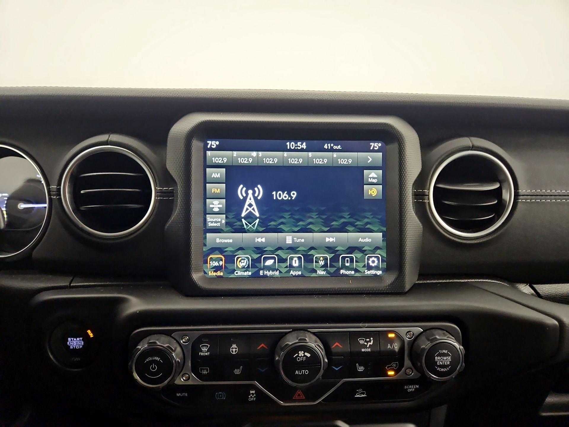 Thumbnail: 2022 Jeep Wrangler - 16