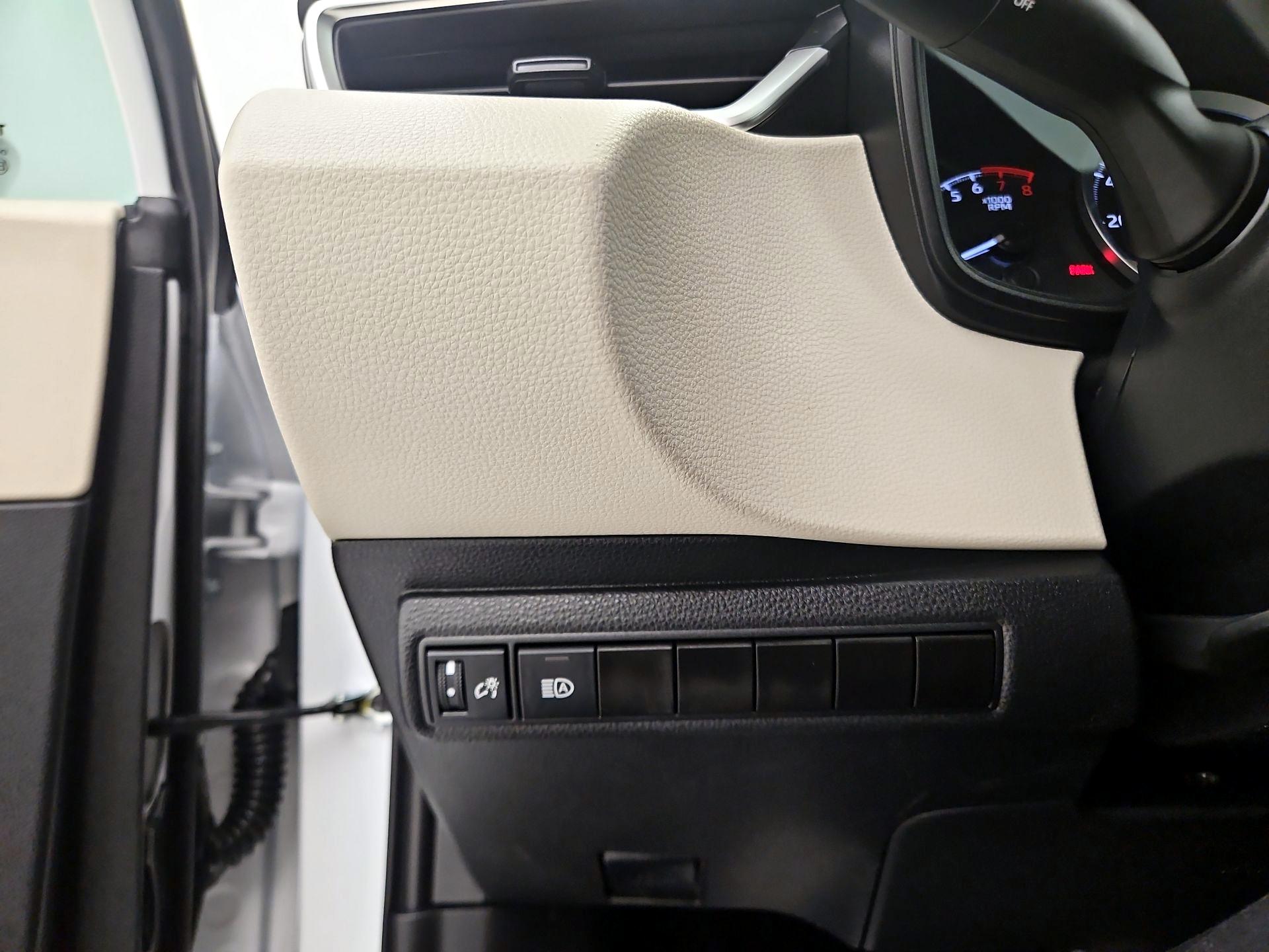 Thumbnail: 2022 Toyota Corolla - 13