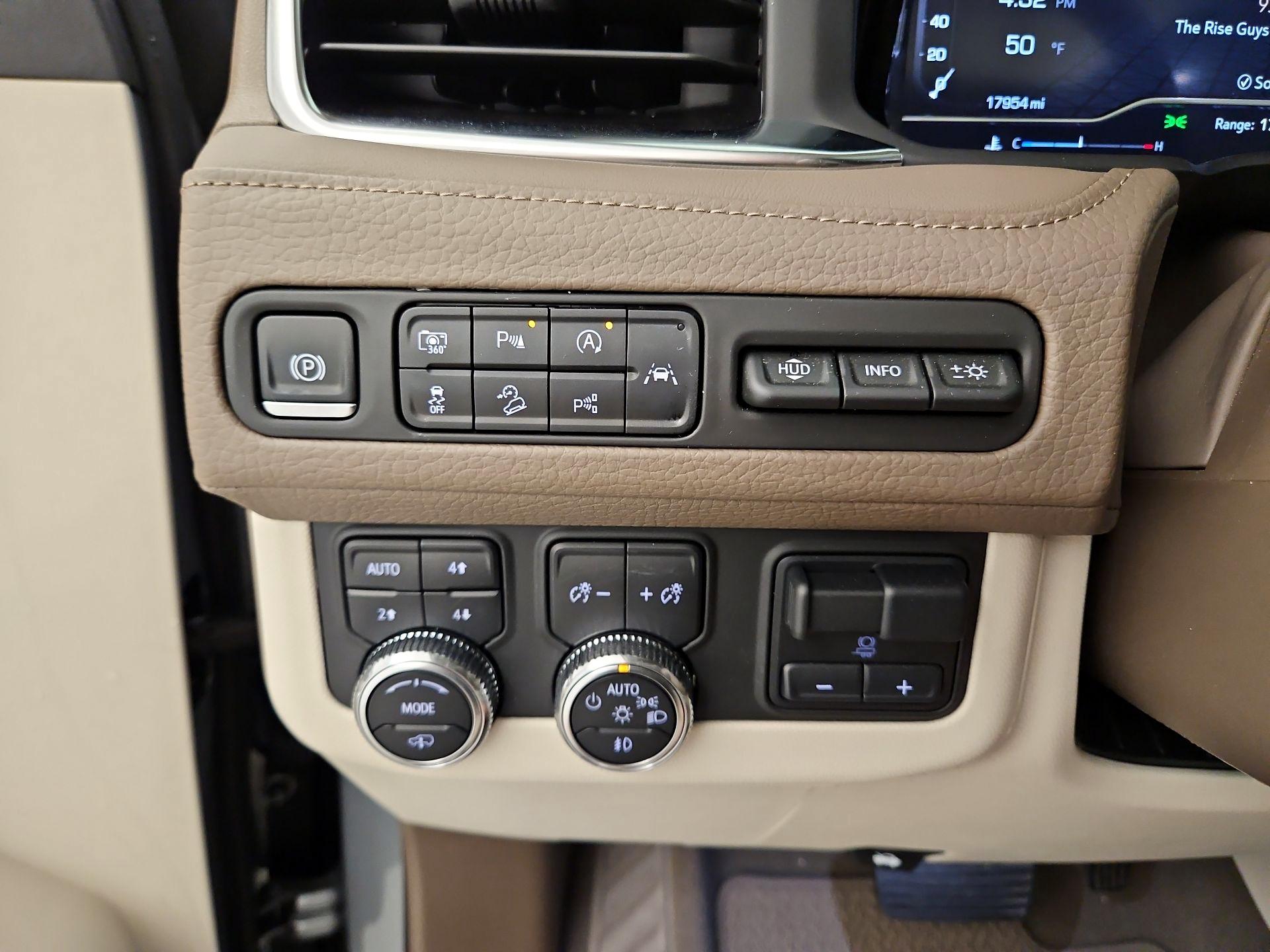 Thumbnail: 2024 GMC Yukon XL - 13