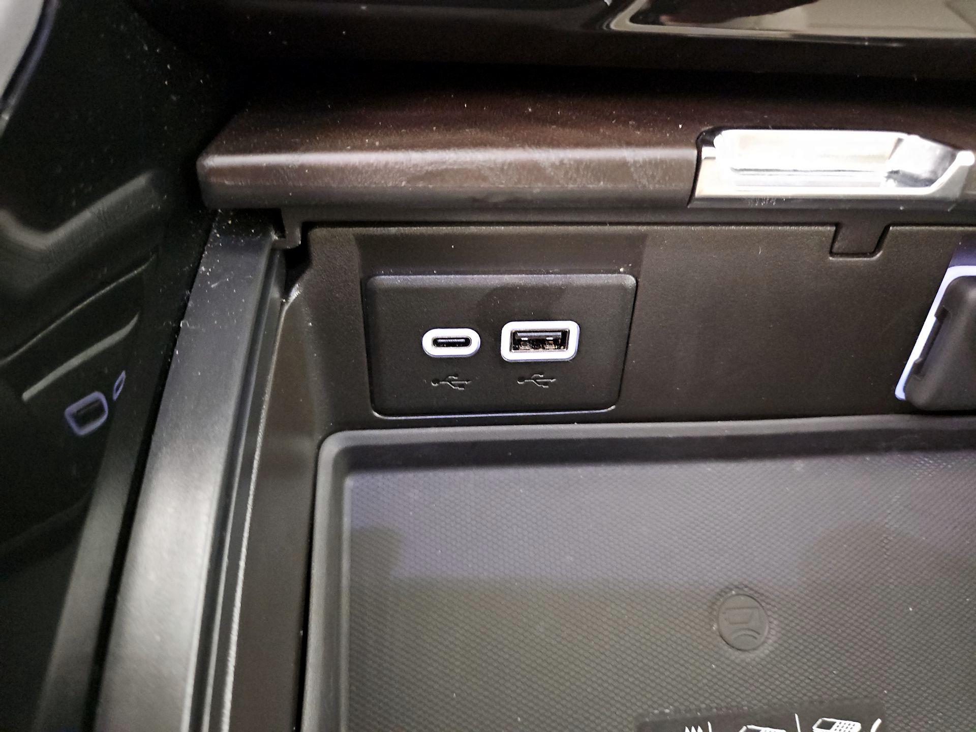 Thumbnail: 2024 GMC Yukon XL - 19