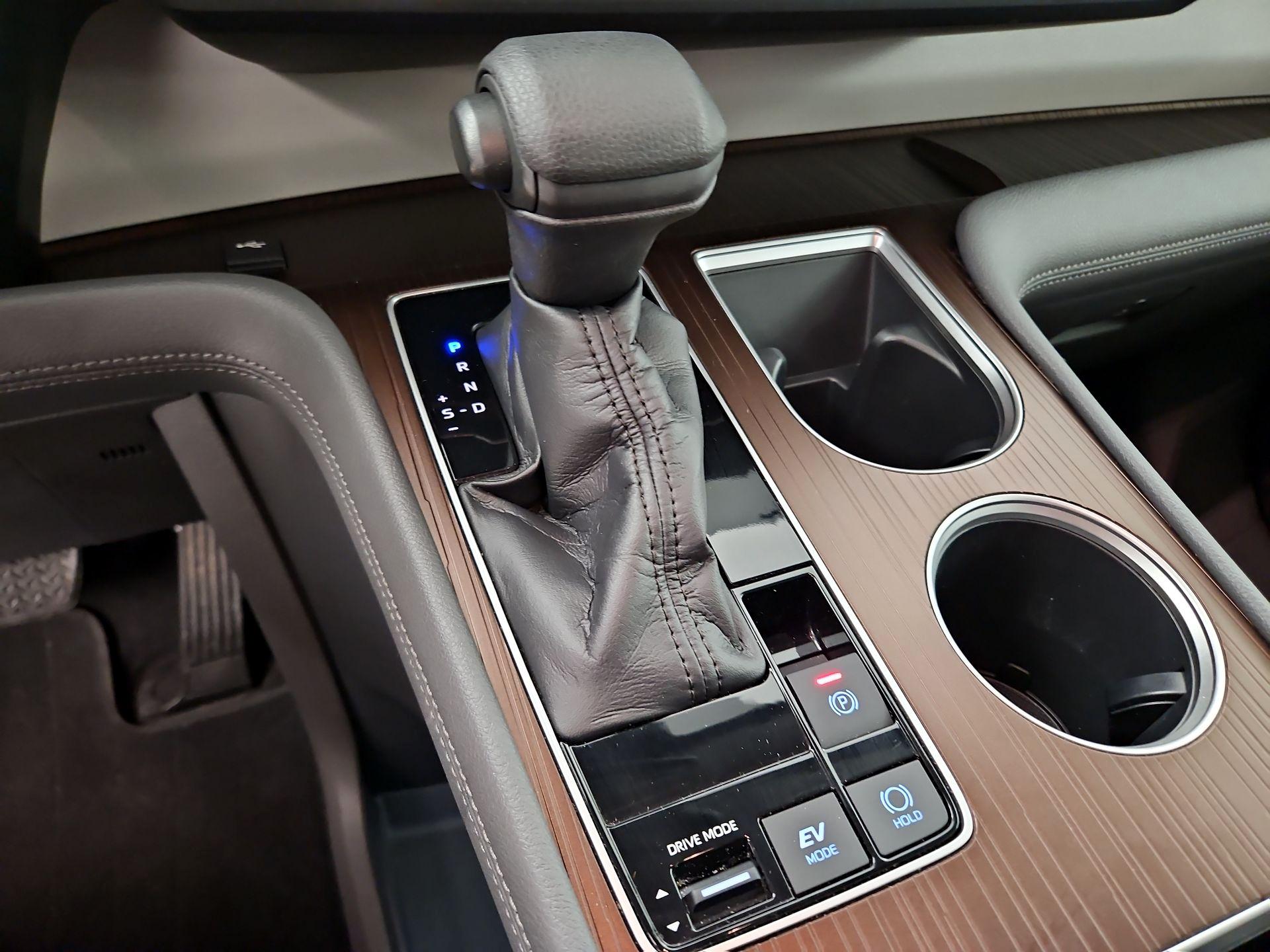 Thumbnail: 2021 Toyota Sienna - 17