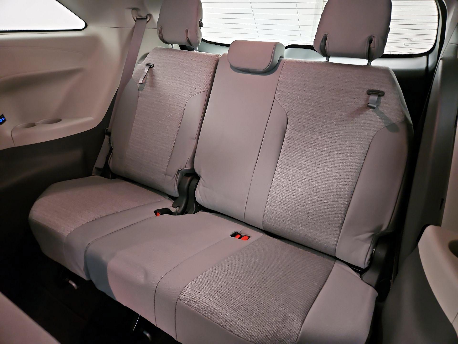 Thumbnail: 2021 Toyota Sienna - 20