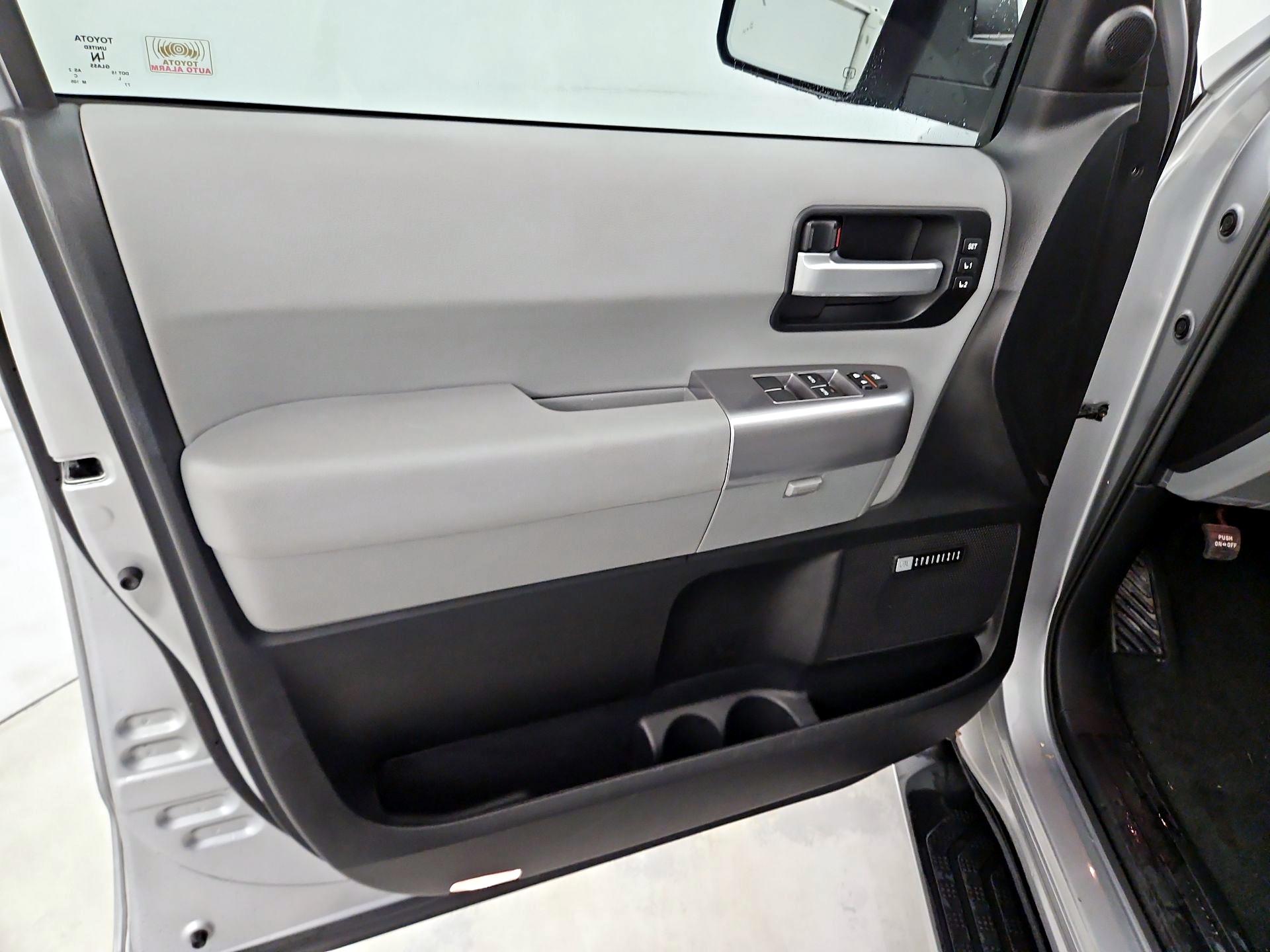 Thumbnail: 2019 Toyota Sequoia - 12