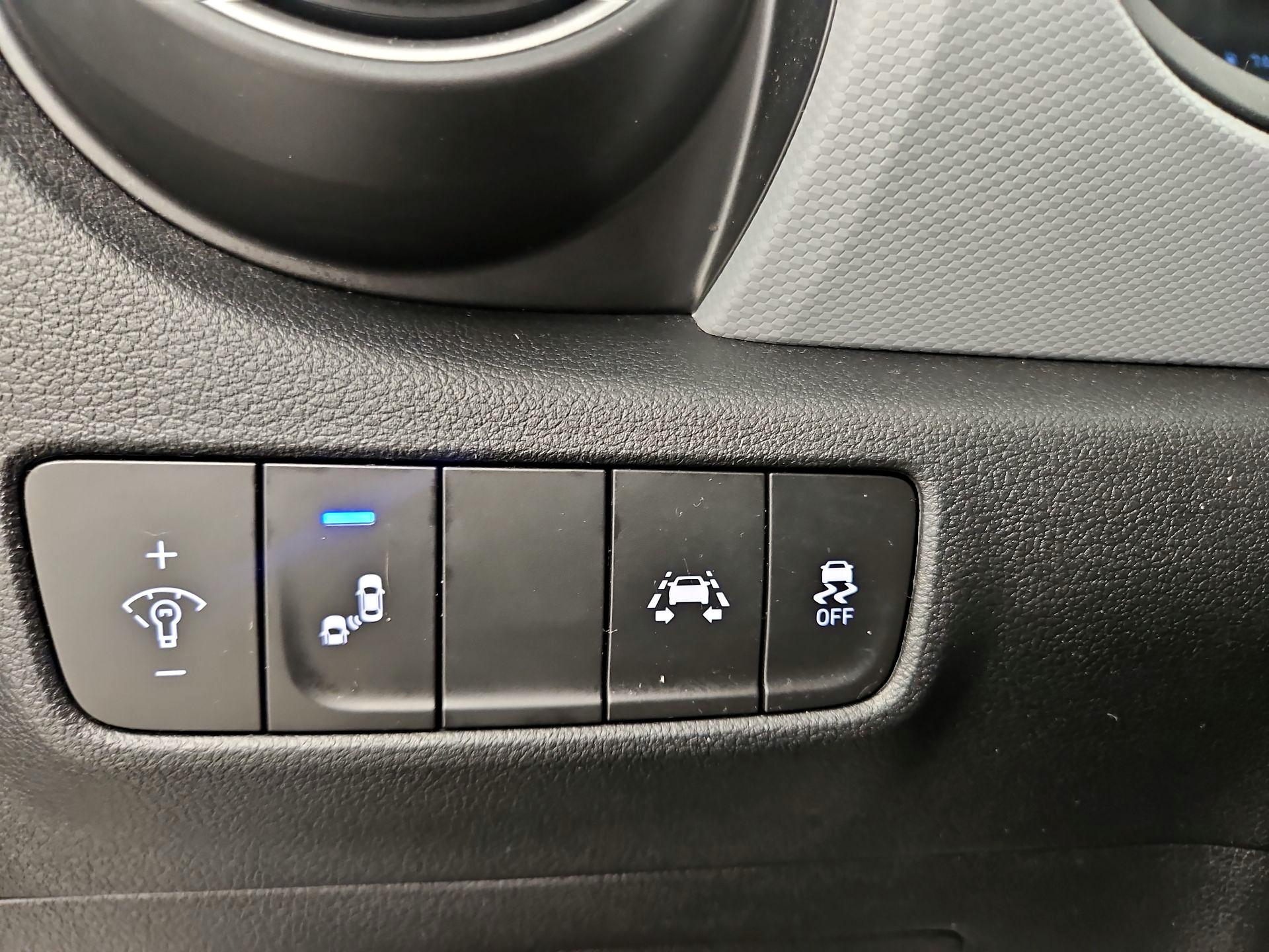 Thumbnail: 2021 Hyundai Kona - 13