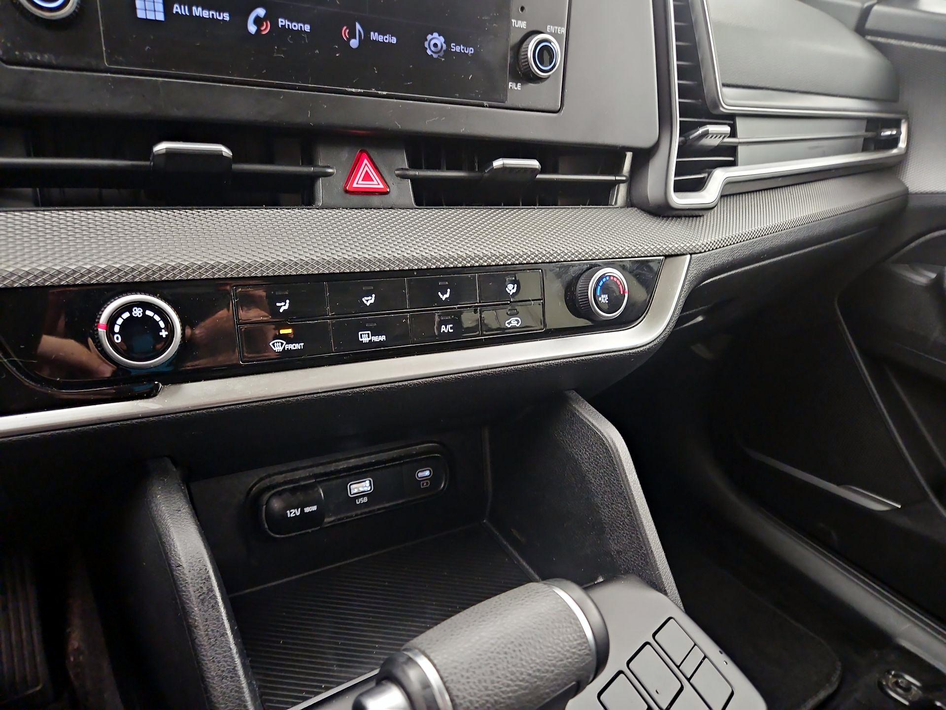 Thumbnail: 2023 Kia Sportage - 16