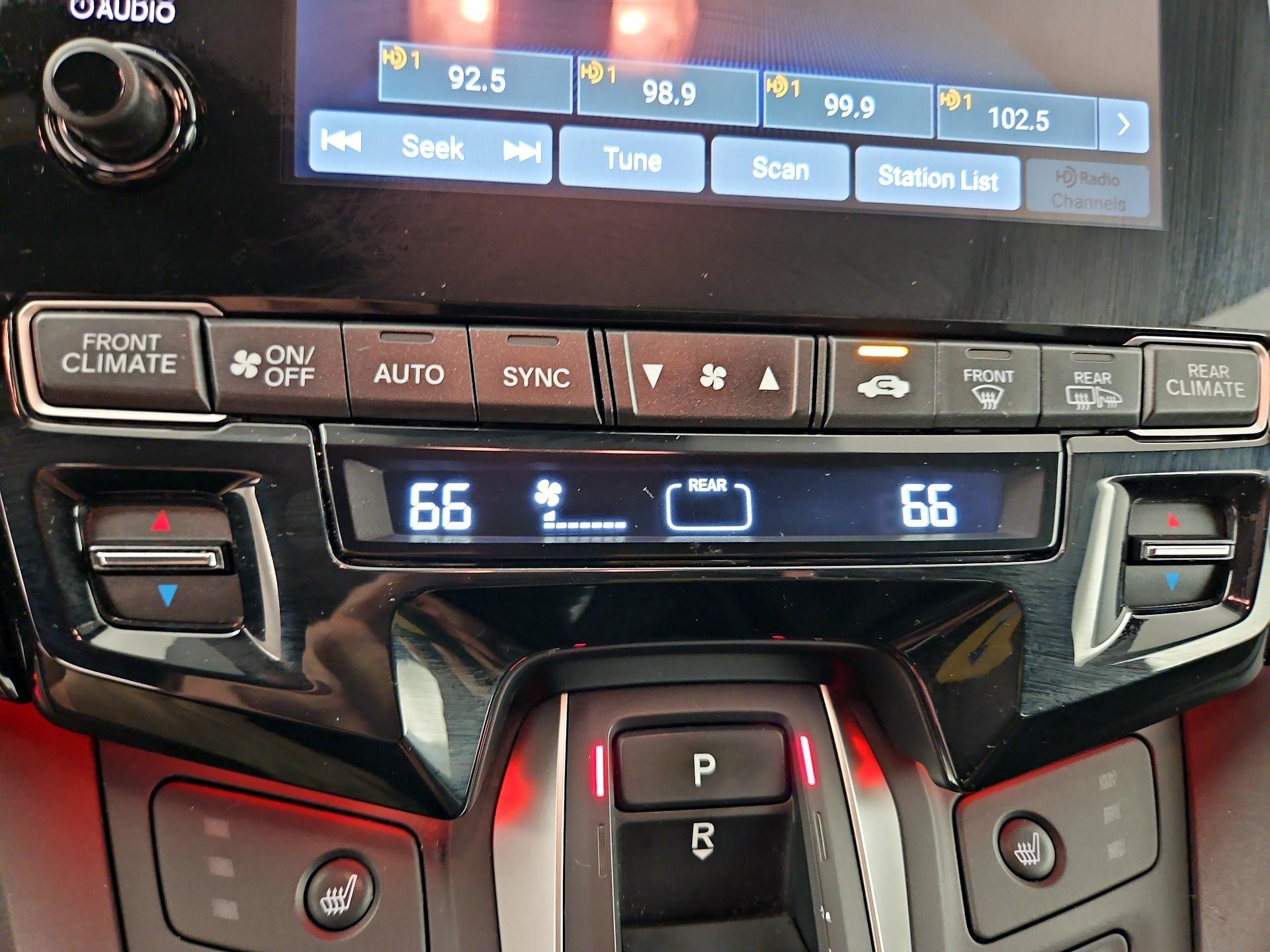 Thumbnail: 2023 Honda Odyssey - 16