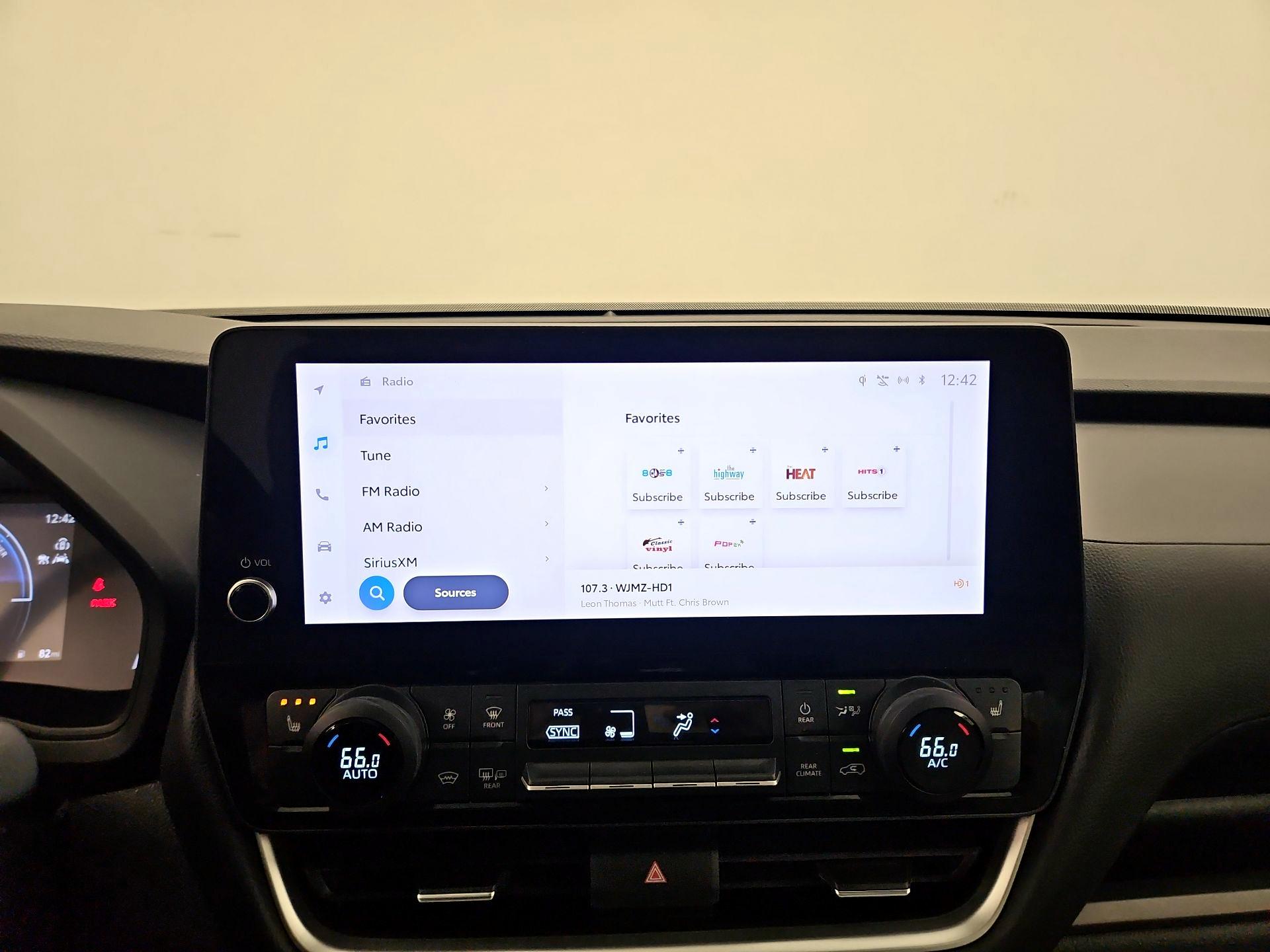 Thumbnail: 2024 Toyota Highlander - 15