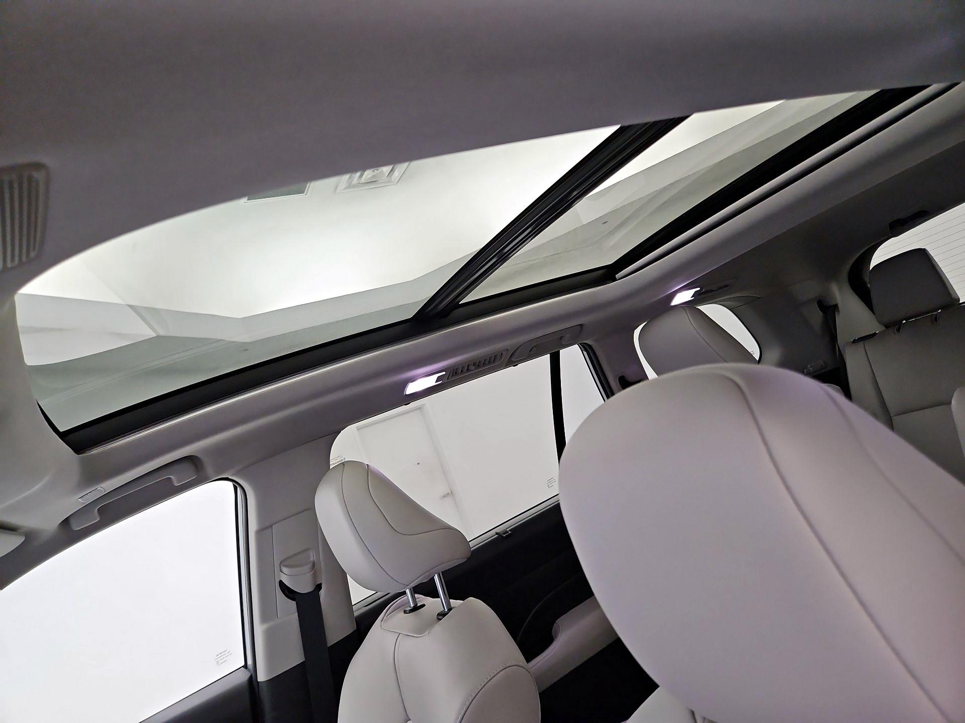 Thumbnail: 2024 Toyota Highlander - 19