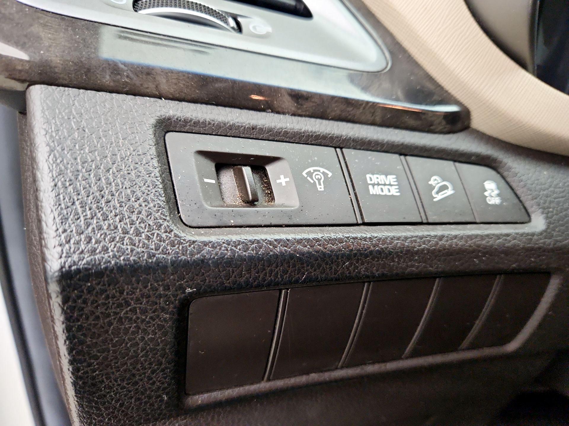 Thumbnail: 2017 Hyundai Santa Fe - 13