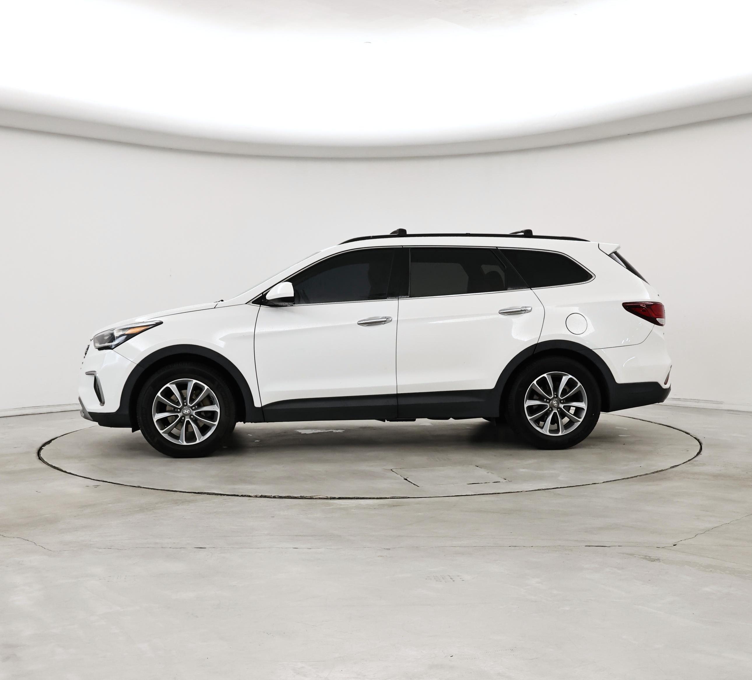 Thumbnail: 2017 Hyundai Santa Fe - 3