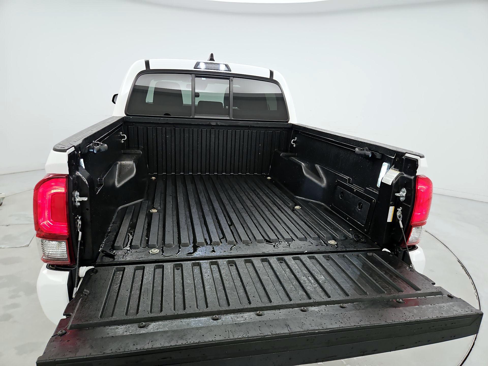 Thumbnail: 2021 Toyota Tacoma - 20