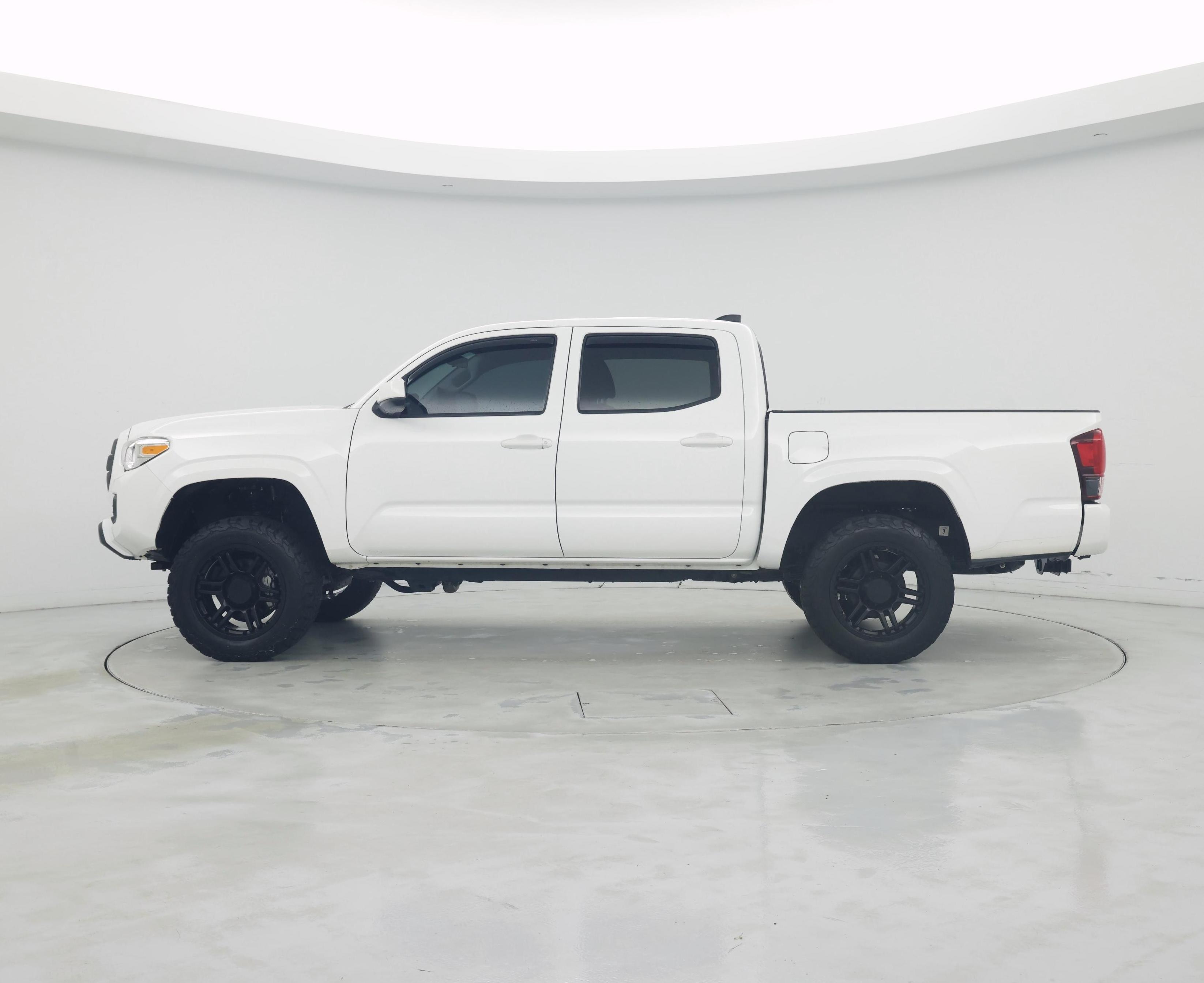 Thumbnail: 2021 Toyota Tacoma - 3