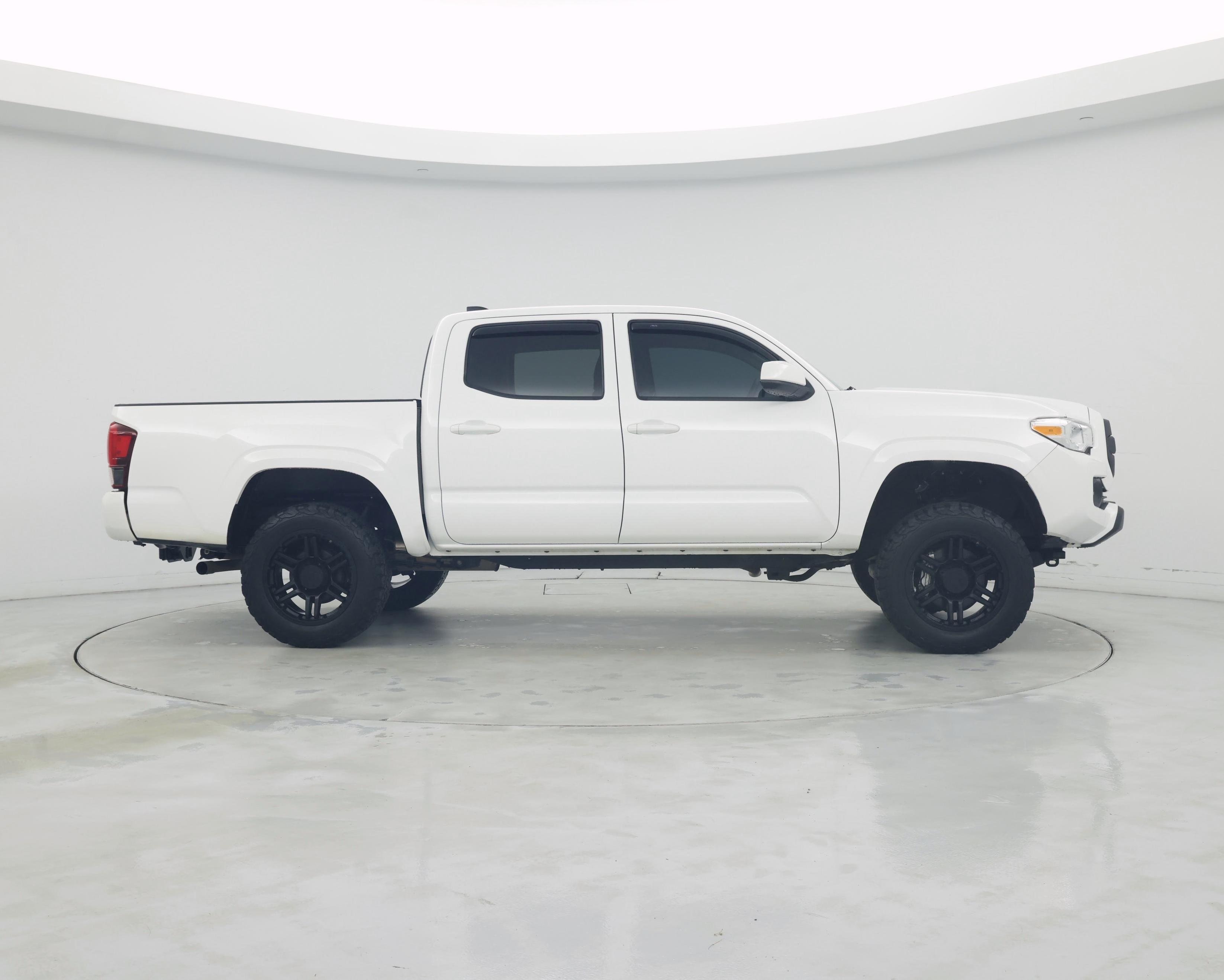 Thumbnail: 2021 Toyota Tacoma - 7