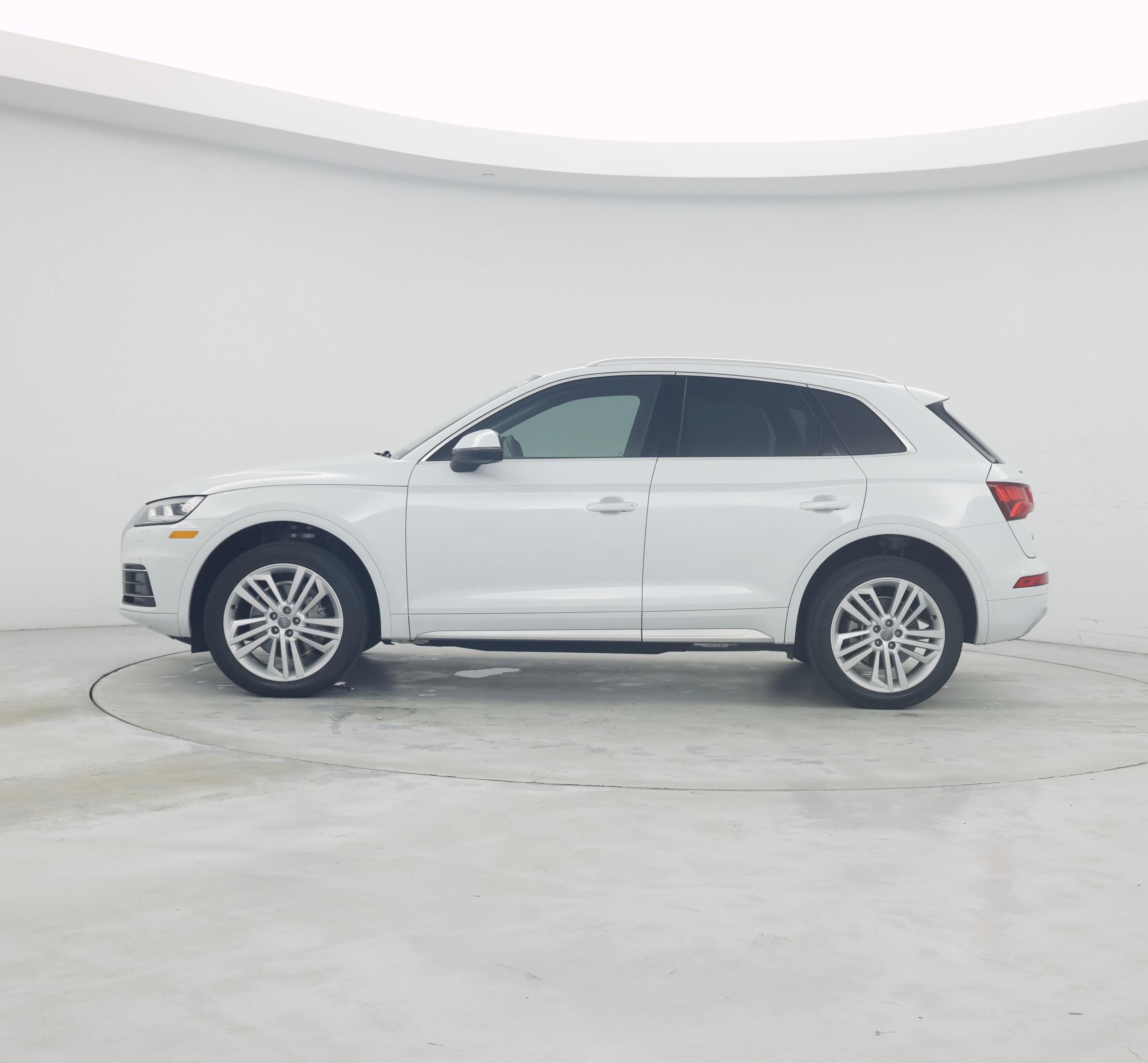 Thumbnail: 2020 Audi Q5 - 3