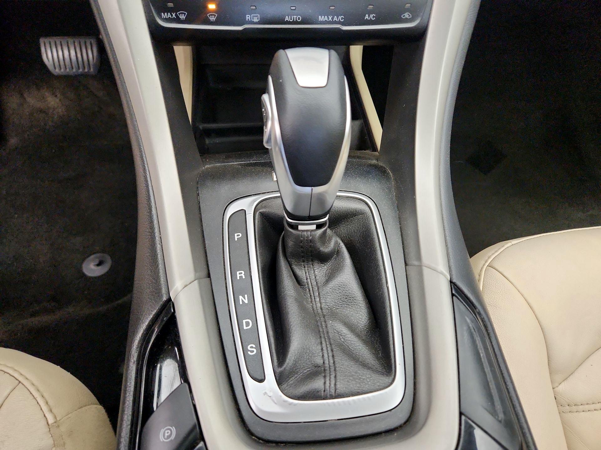 Thumbnail: 2014 Ford Fusion - 17