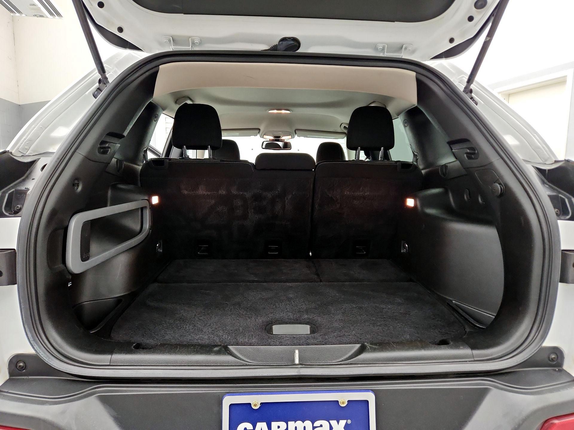 Thumbnail: 2018 Jeep Cherokee - 20