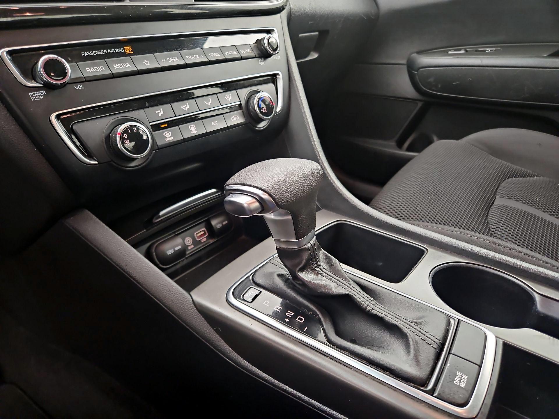 Thumbnail: 2020 Kia Optima - 17