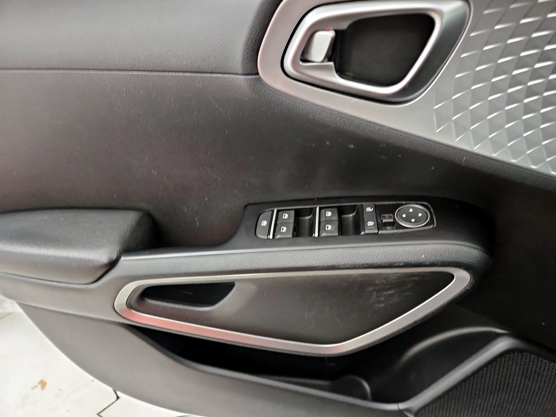 Thumbnail: 2020 Kia Soul - 12