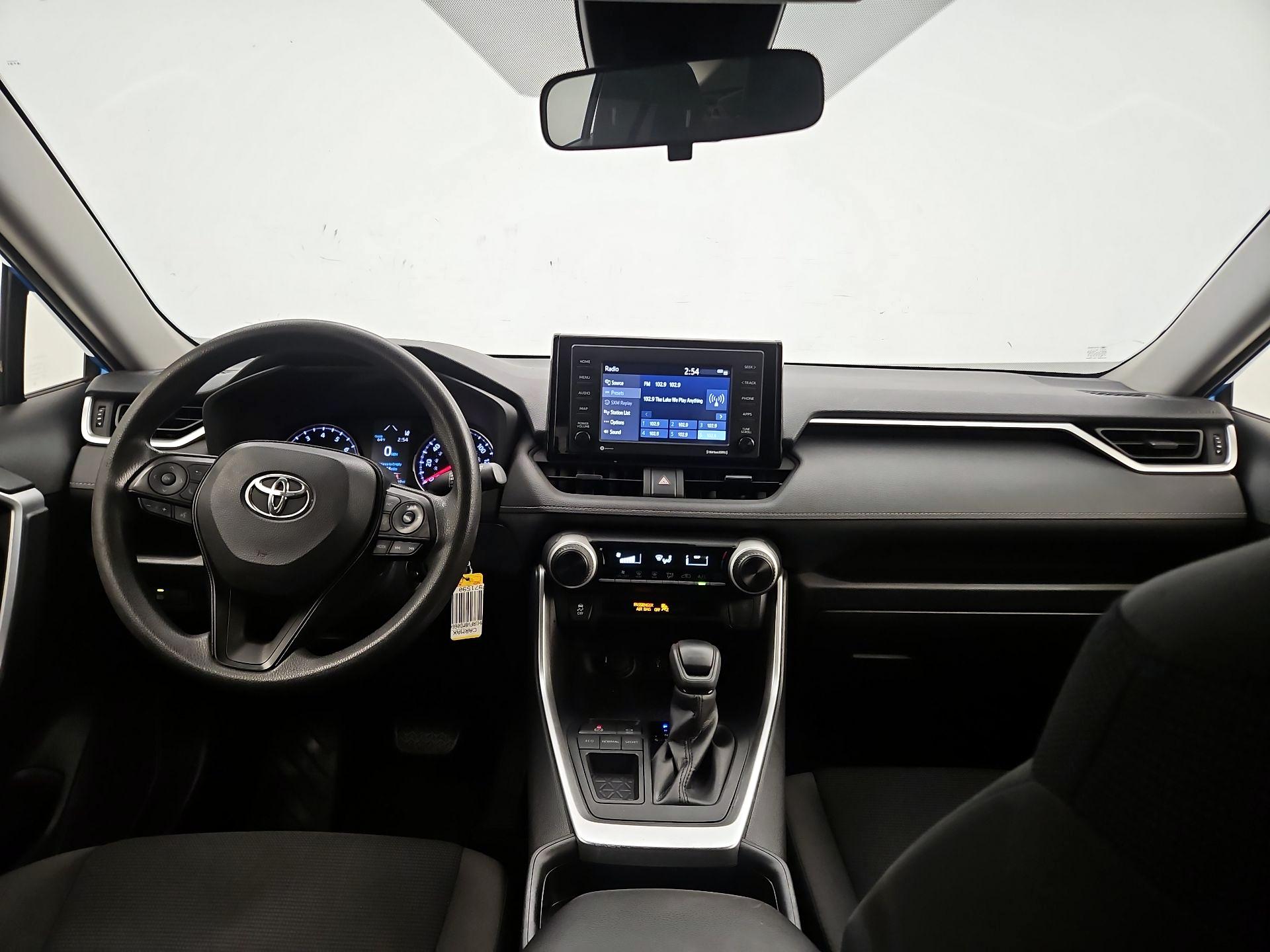 Thumbnail: 2021 Toyota RAV4 - 9