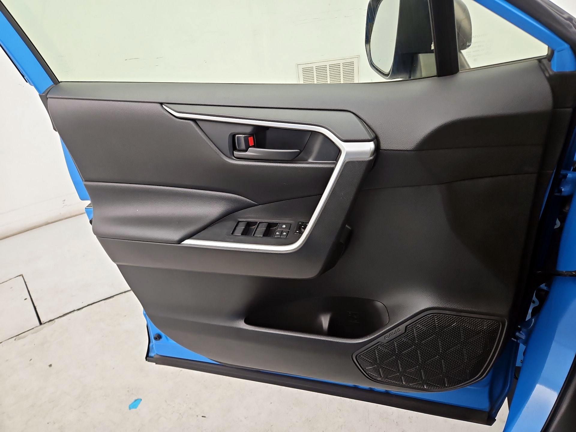 Thumbnail: 2021 Toyota RAV4 - 12