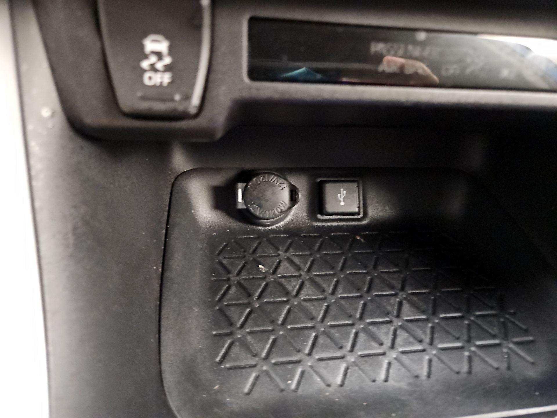 Thumbnail: 2021 Toyota RAV4 - 18