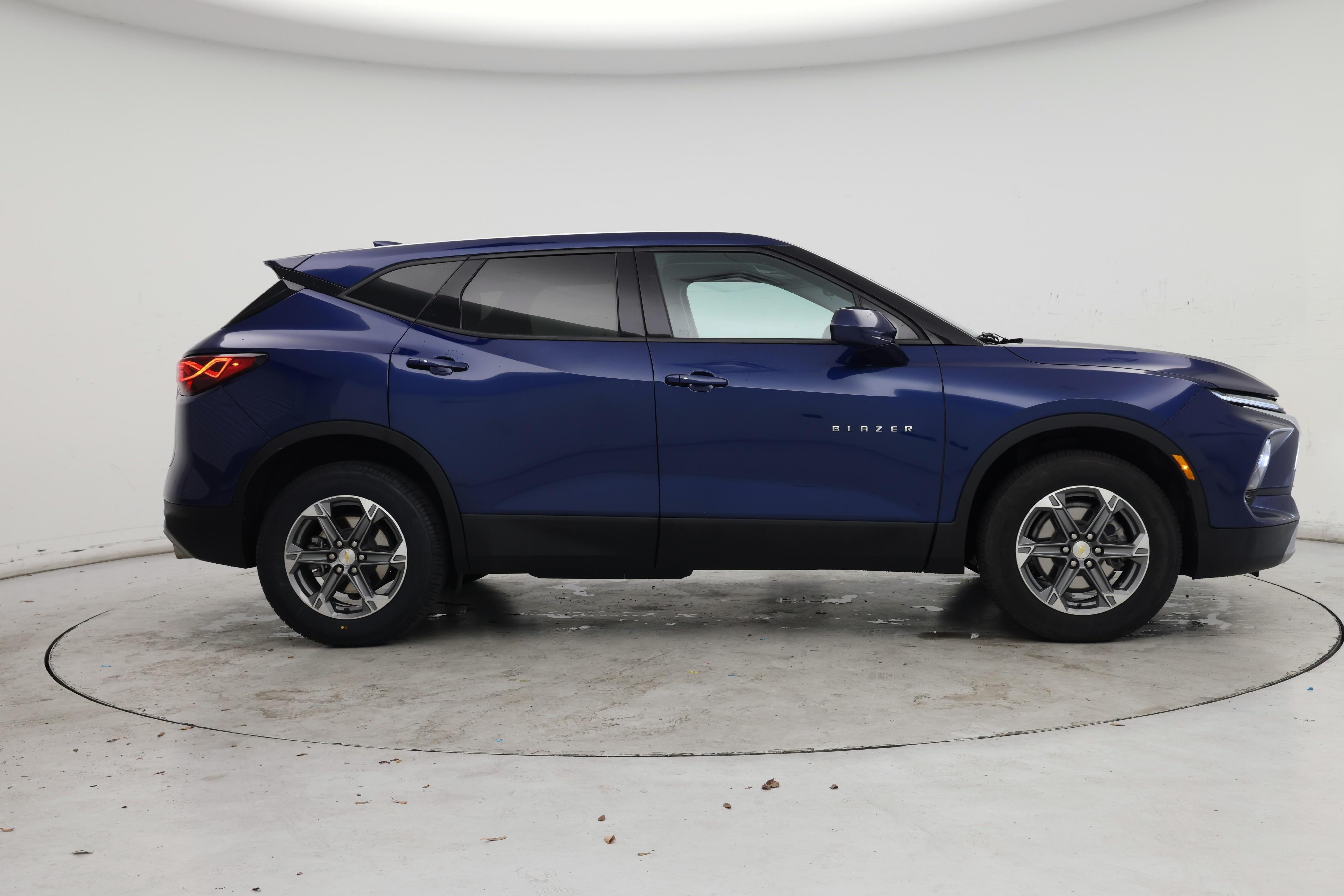 Thumbnail: 2023 Chevrolet Blazer - 7