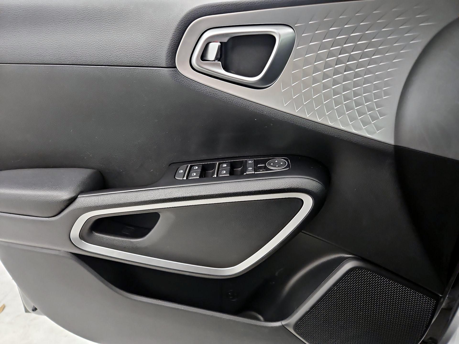 Thumbnail: 2023 Kia Soul - 12