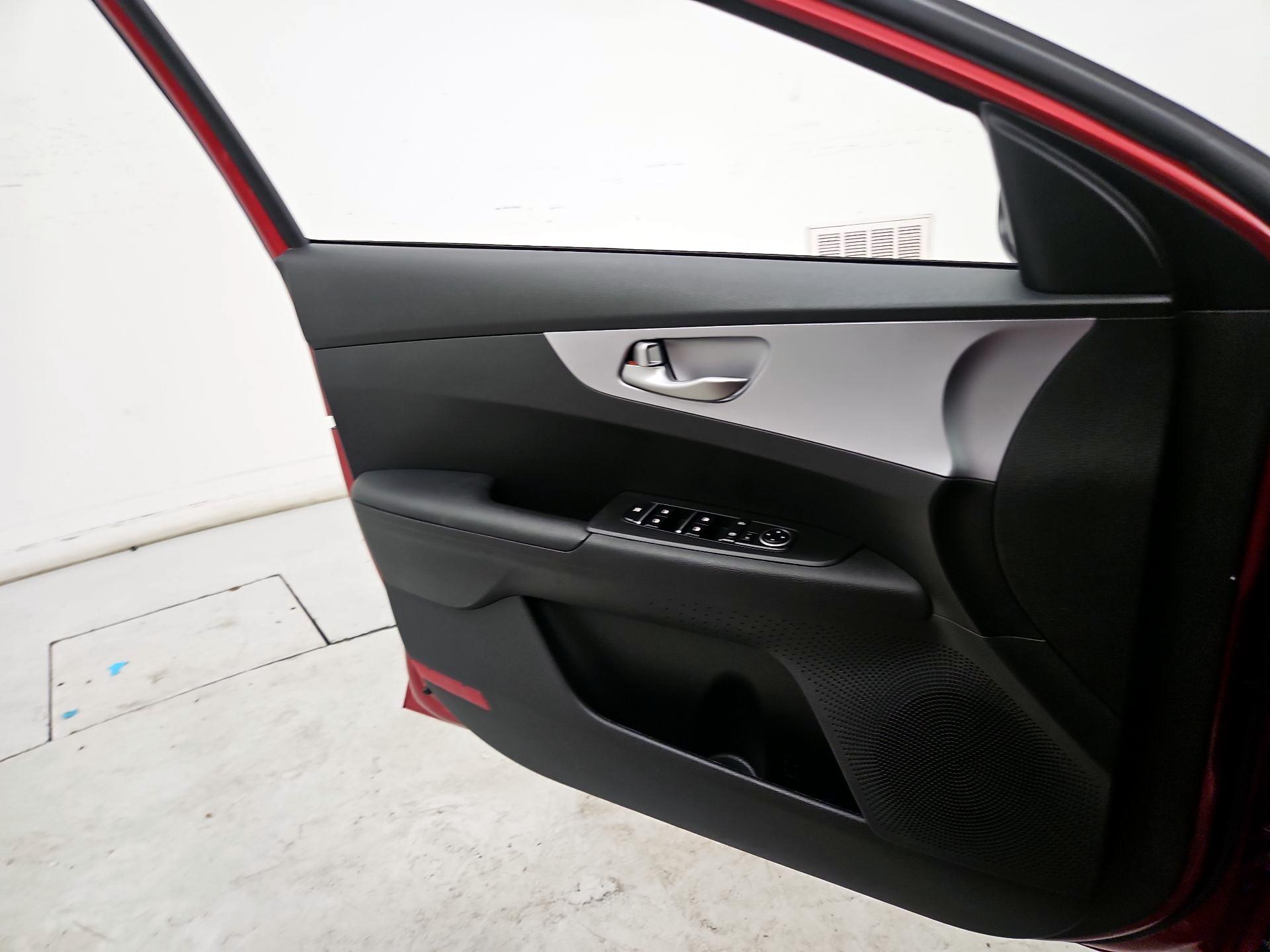 Thumbnail: 2024 Kia Forte - 12