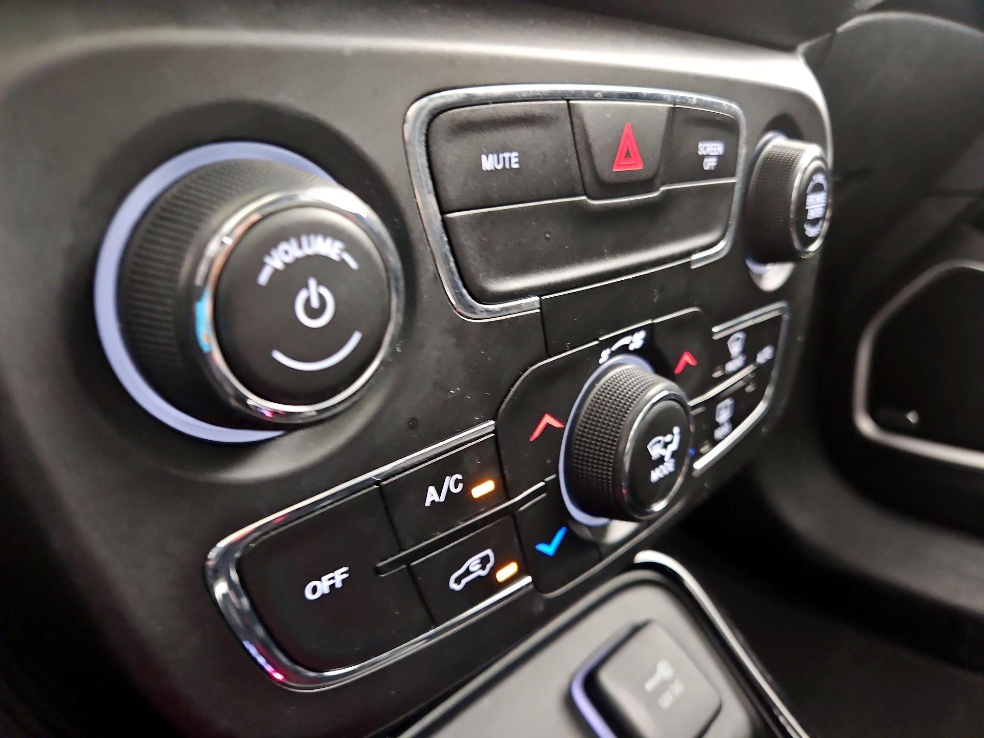 Thumbnail: 2021 Jeep Compass - 16