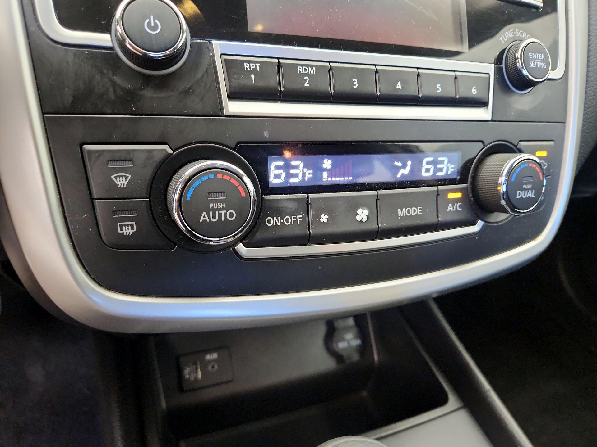 Thumbnail: 2017 Nissan Altima - 16