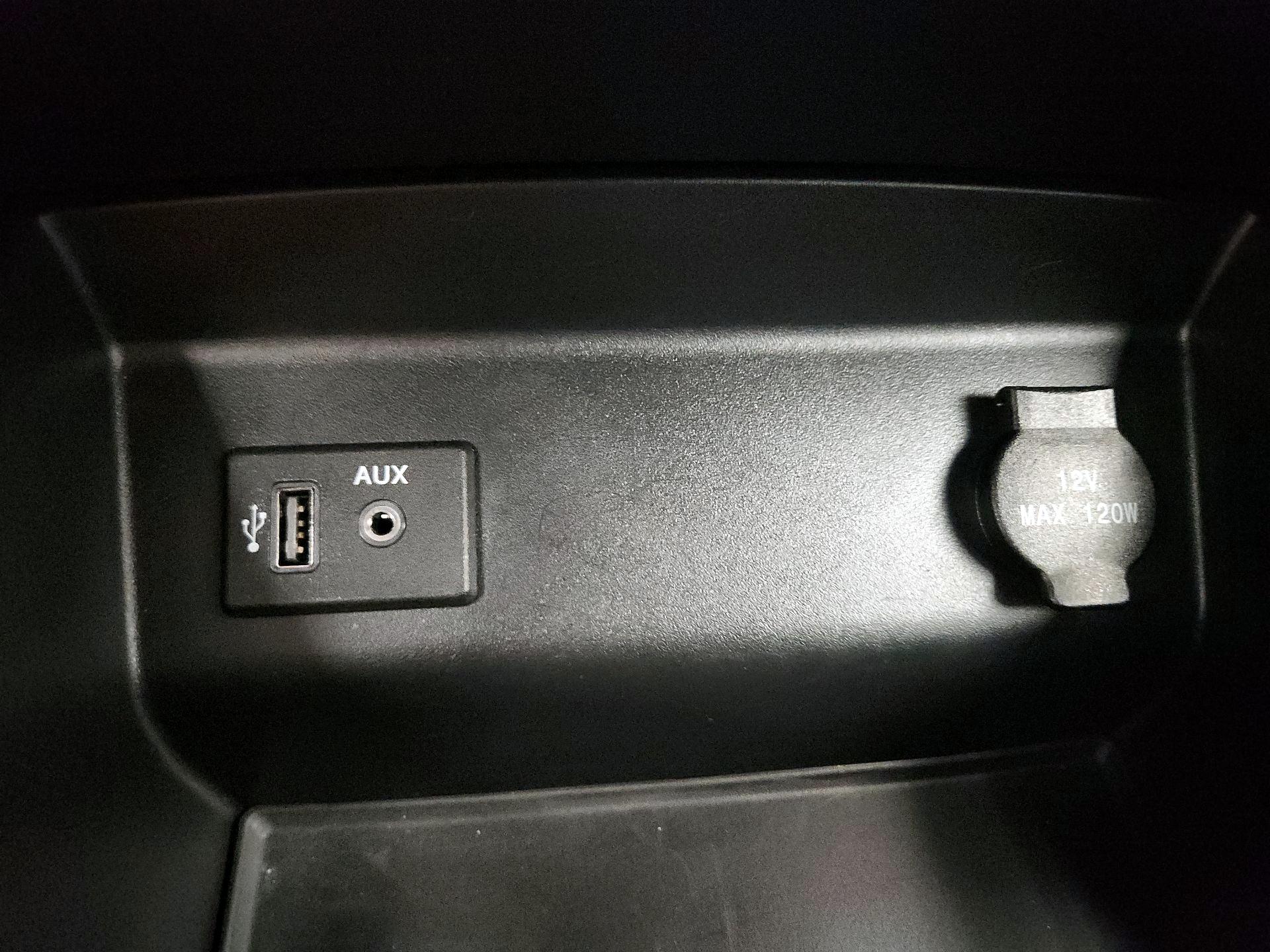 Thumbnail: 2017 Nissan Altima - 18