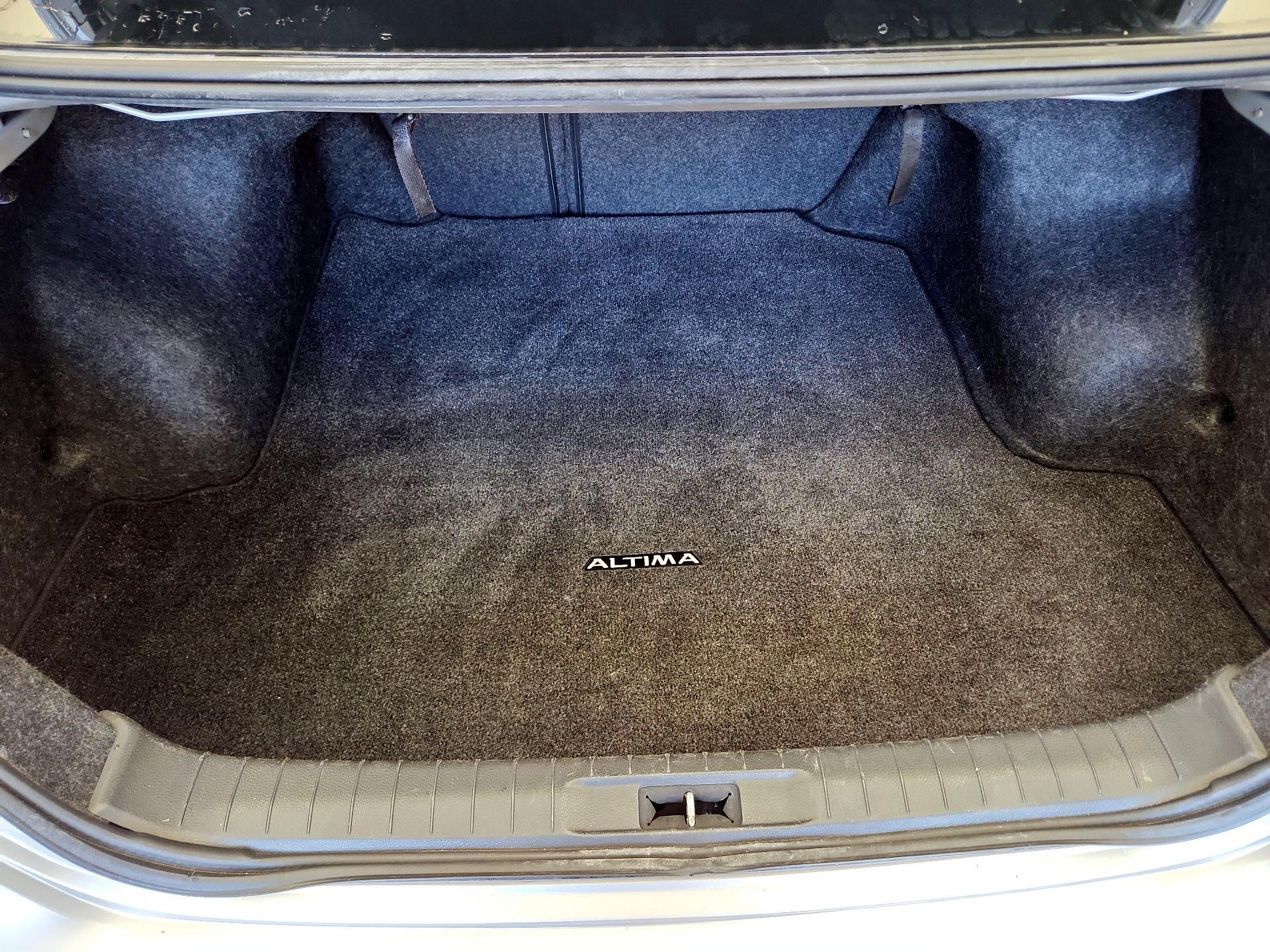 Thumbnail: 2017 Nissan Altima - 20