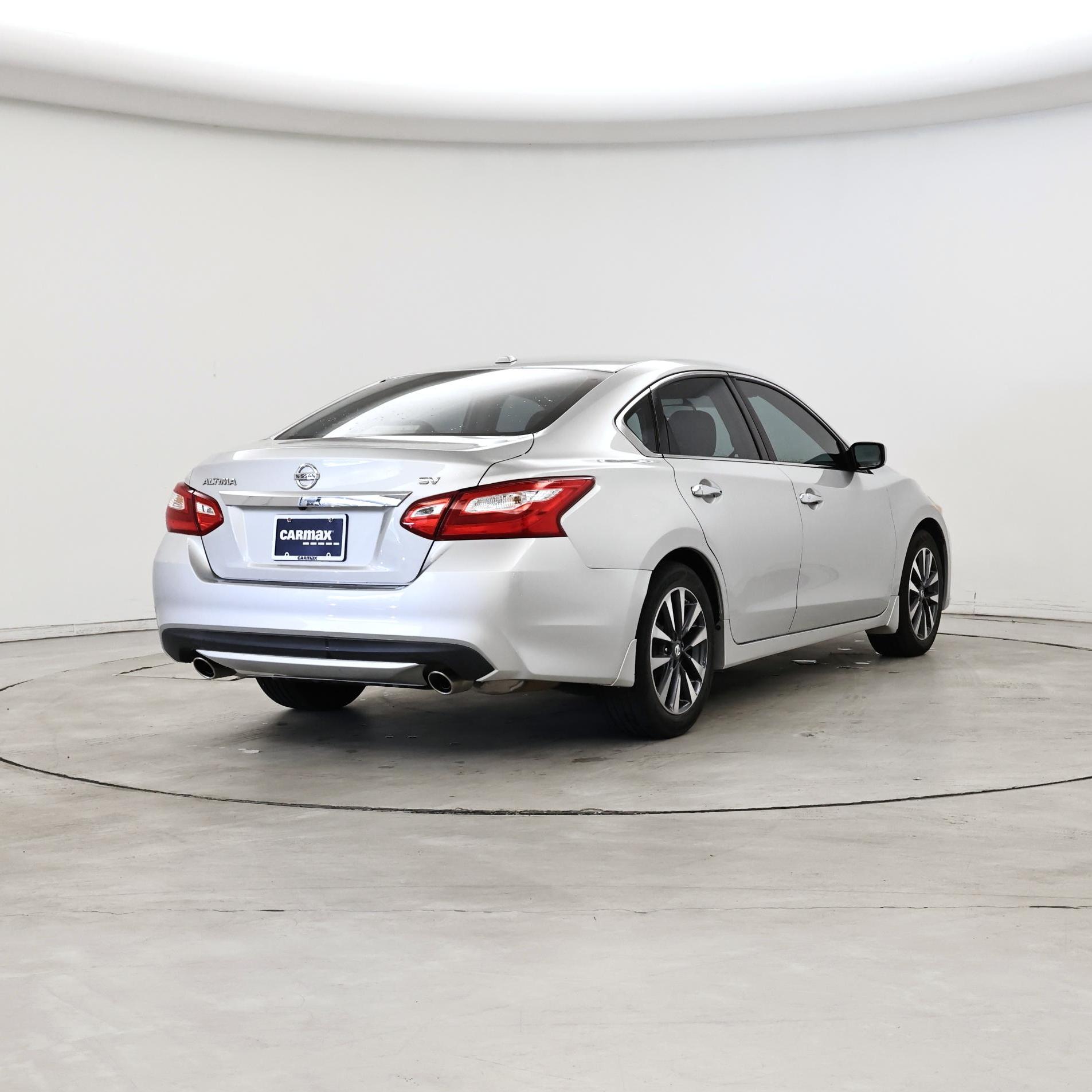 Thumbnail: 2017 Nissan Altima - 8