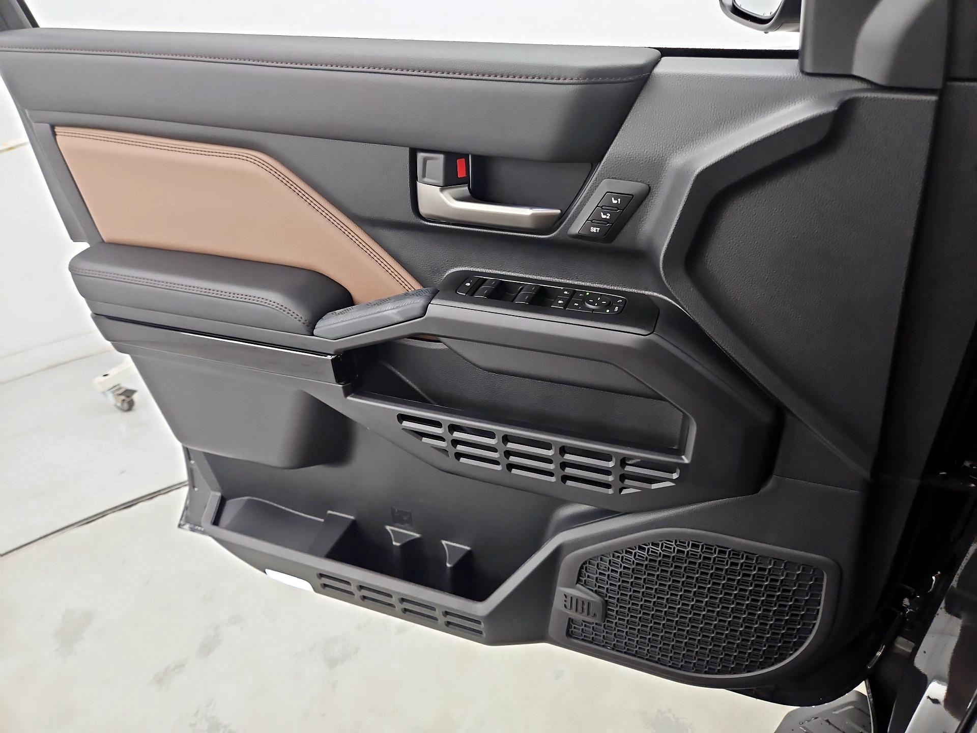 Thumbnail: 2025 Toyota 4Runner - 12