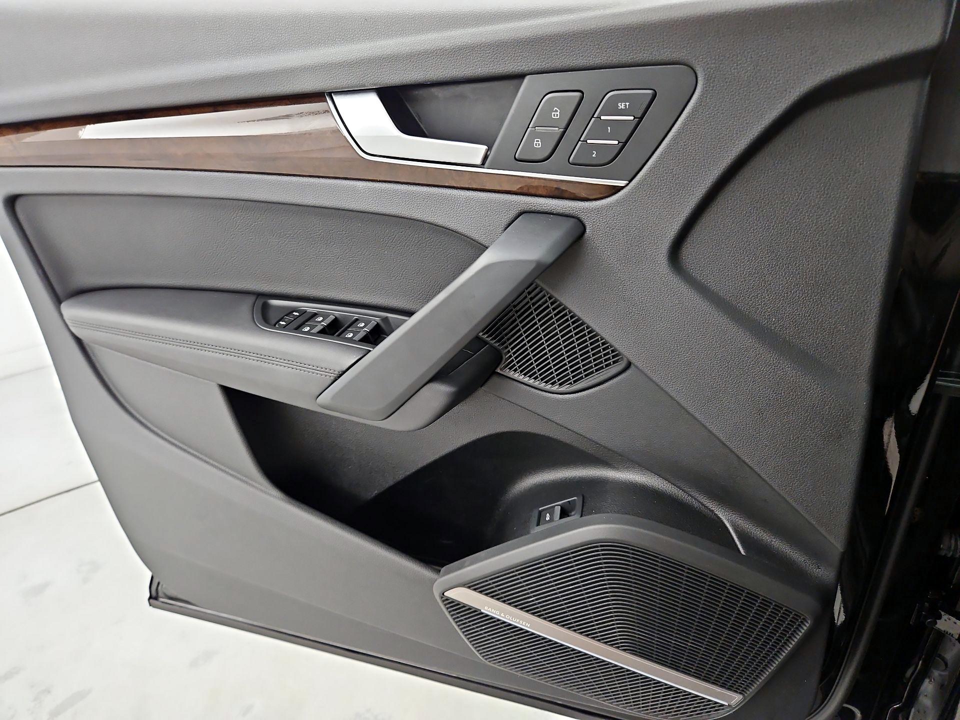 Thumbnail: 2020 Audi Q5 - 12